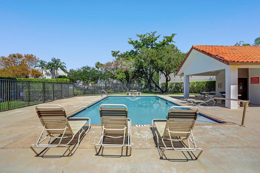 Welleby Springs - Residential