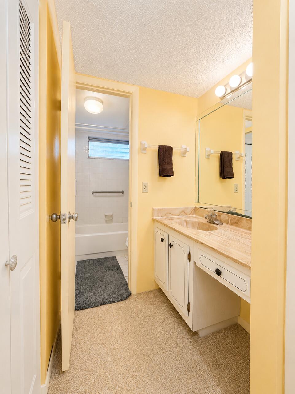 BERMUDA CLUB SIX CONDO - Residential