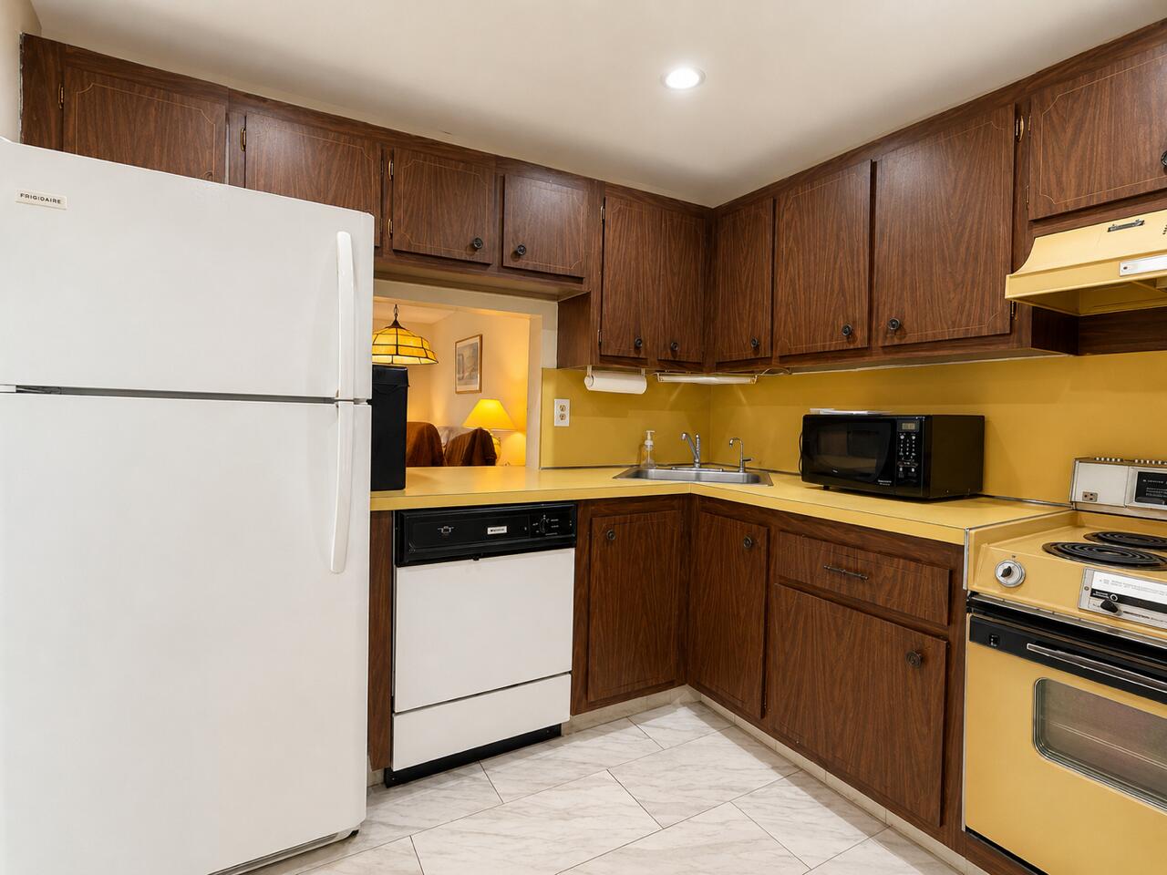 BERMUDA CLUB SIX CONDO - Residential