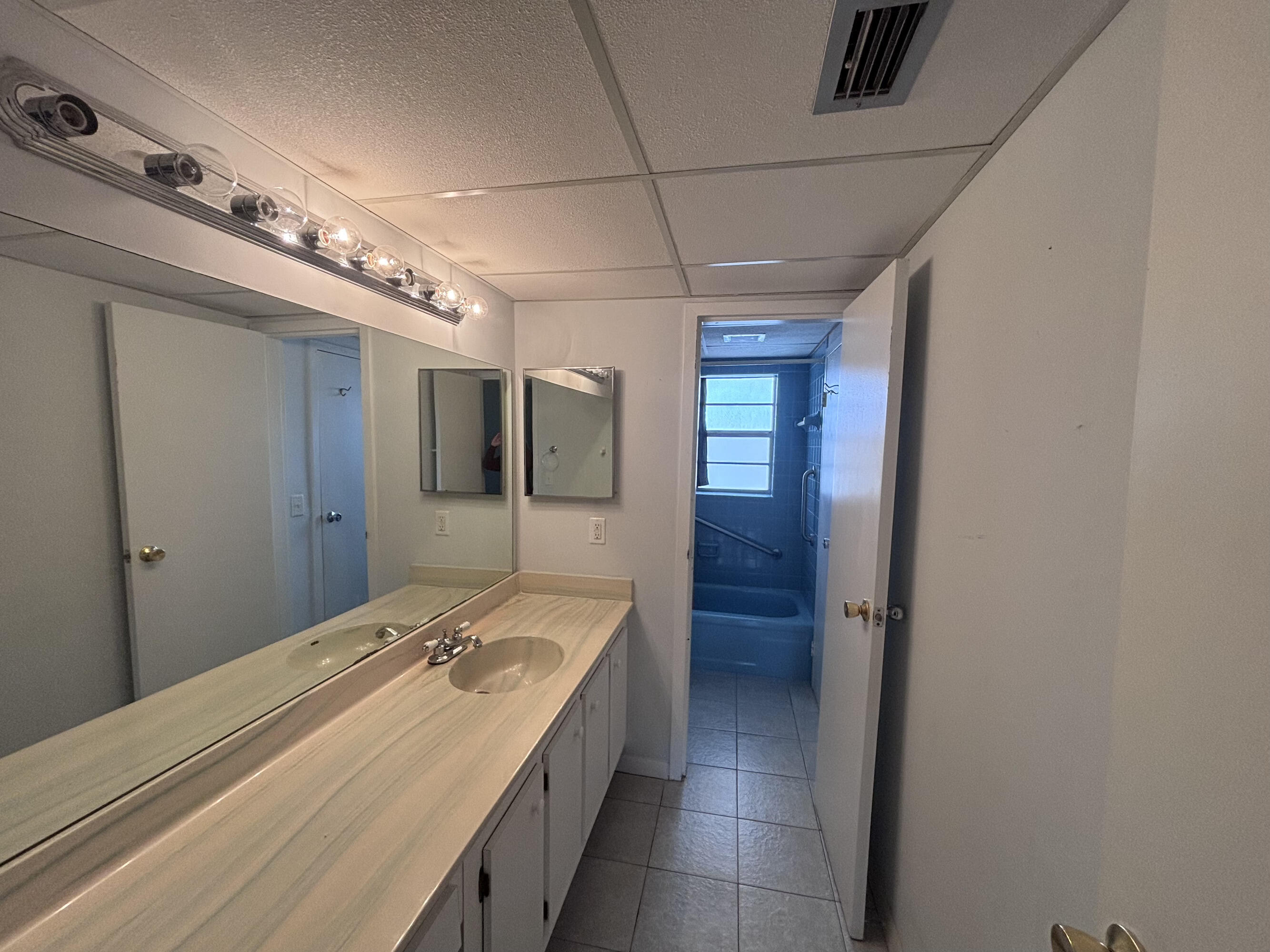ORIOLE GOLF & TENNIS CLUB CONDO - Residential