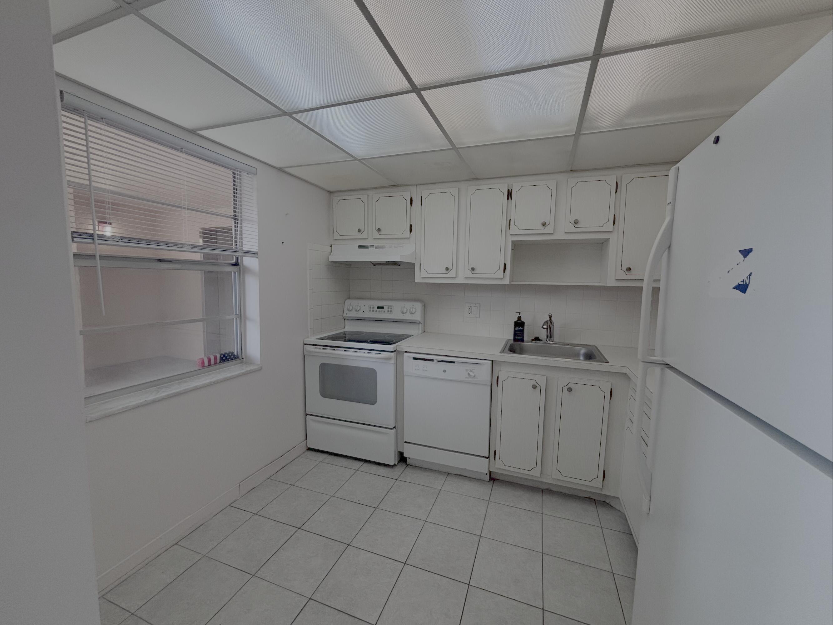 ORIOLE GOLF & TENNIS CLUB CONDO - Residential