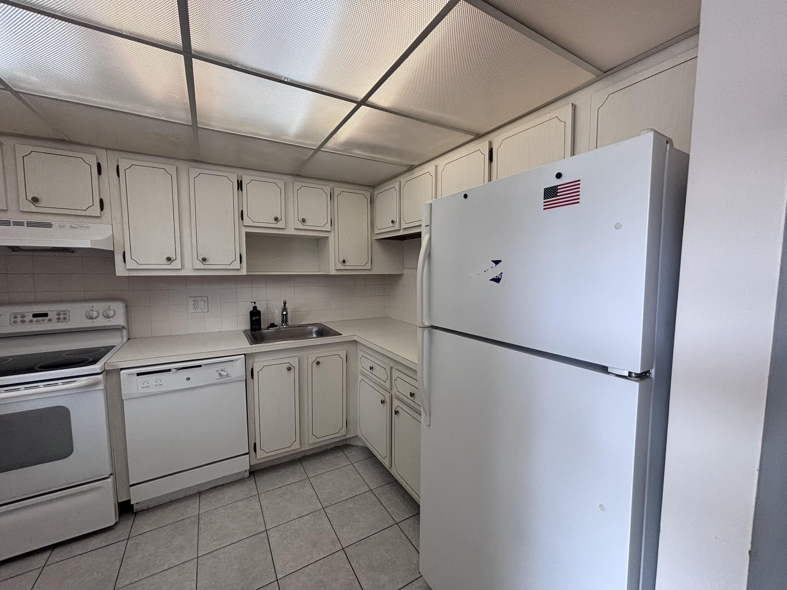 ORIOLE GOLF & TENNIS CLUB CONDO - Residential