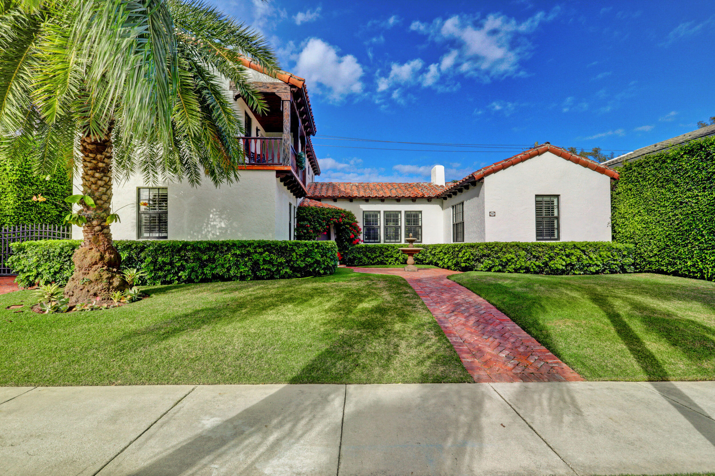 PRESTIGIOUS 1925 HISTORIC 2-STORY HOME EXQUISITELY RENOVATED JUST STEPS FROM THE INTRACOASTAL WATERWAY.  THIS STUNNING POOL HOME BOASTS OVER 2,300 SF, 4 BEDROOMS, 3.5 BATHROOMS  WITH RECENTLY EXPANDED MASTER BEDROOM ADDITION AND LUXURIOUS MASTER BATH. METICULOUSLY MAINTAINED, THIS INCREDIBLE RESIDENCE FEATURES CUSTOM FLOORING, DETAILED CEILINGS, GOURMET KITCHEN WITH VIKING APPLIANCES, CUSTOM CABINETRY, PLANTATION SHUTTERS AND MORE! ENJOY YOUR OUTDOOR PARADISE EQUIPPED WITH OVERSIZED BRICK PAVERED PATIO SURROUNDING SPARKLING POOL AND FOUNTAIN.