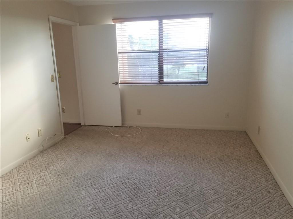 SUNRISE LAKES - Residential