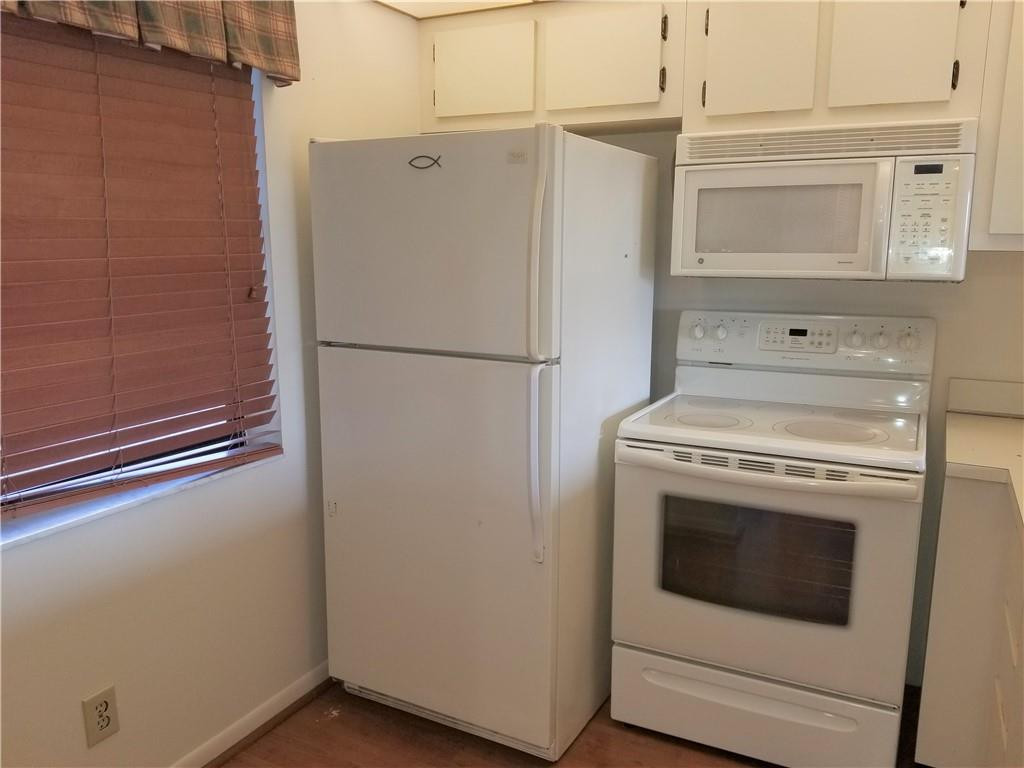 SUNRISE LAKES - Residential