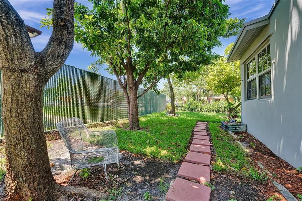 HOLLYWOOD PARK - Residential