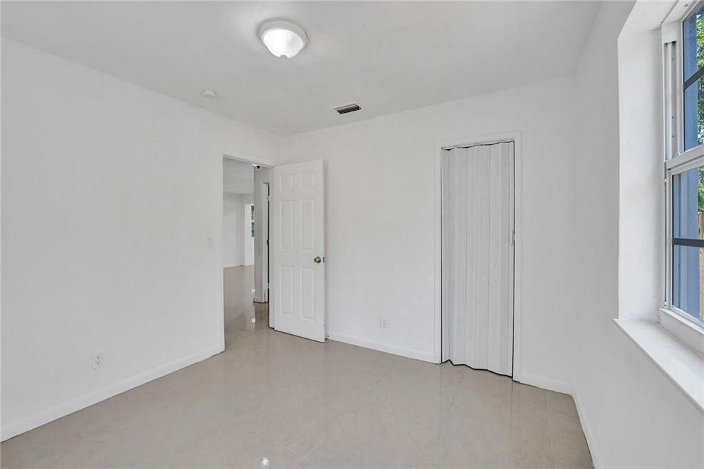 HOLLYWOOD PARK - Residential