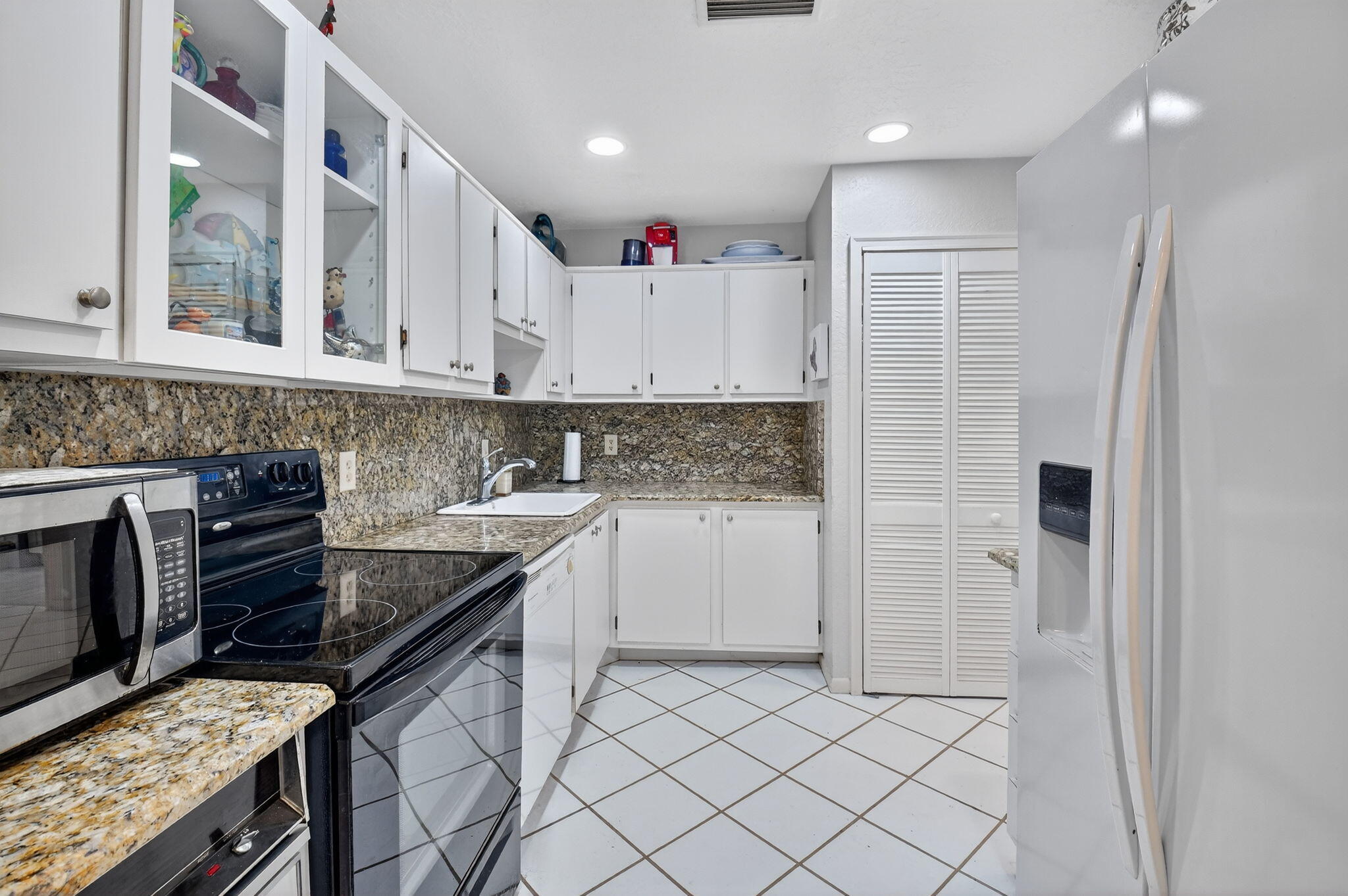 SOUTHPORT AT HUNTERS RUN CONDO - Residential
