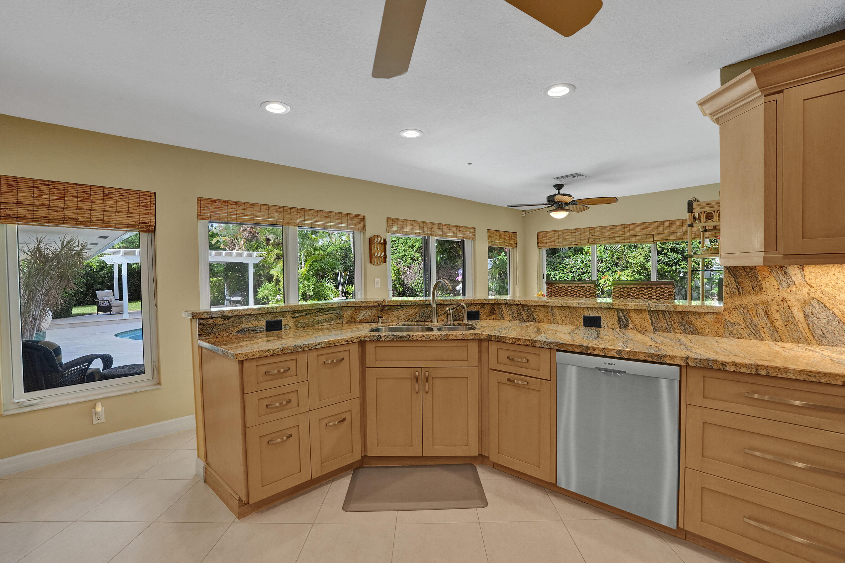 Coral Ridge Country Club Estates - Residential
