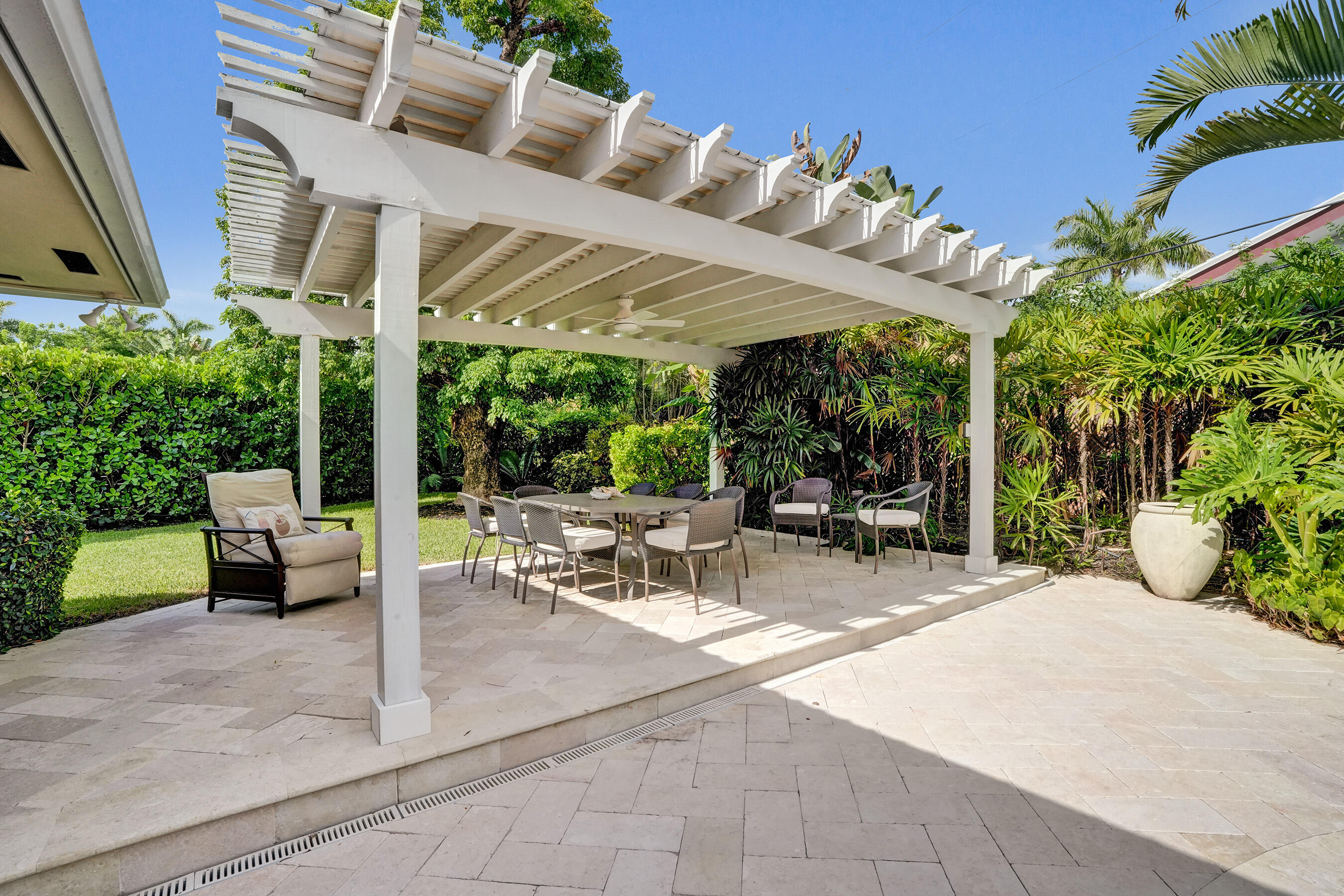 Coral Ridge Country Club Estates - Residential