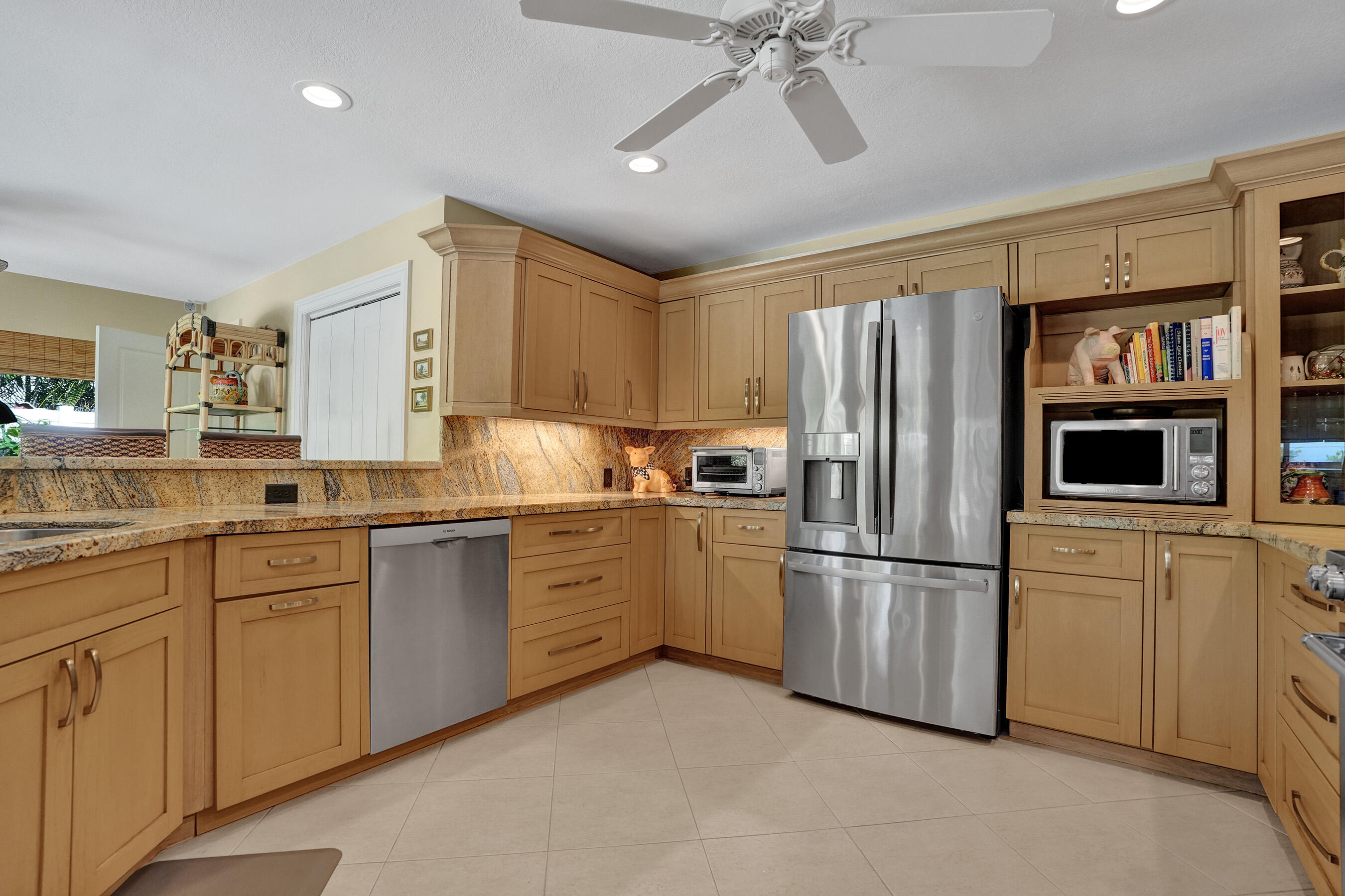 Coral Ridge Country Club Estates - Residential