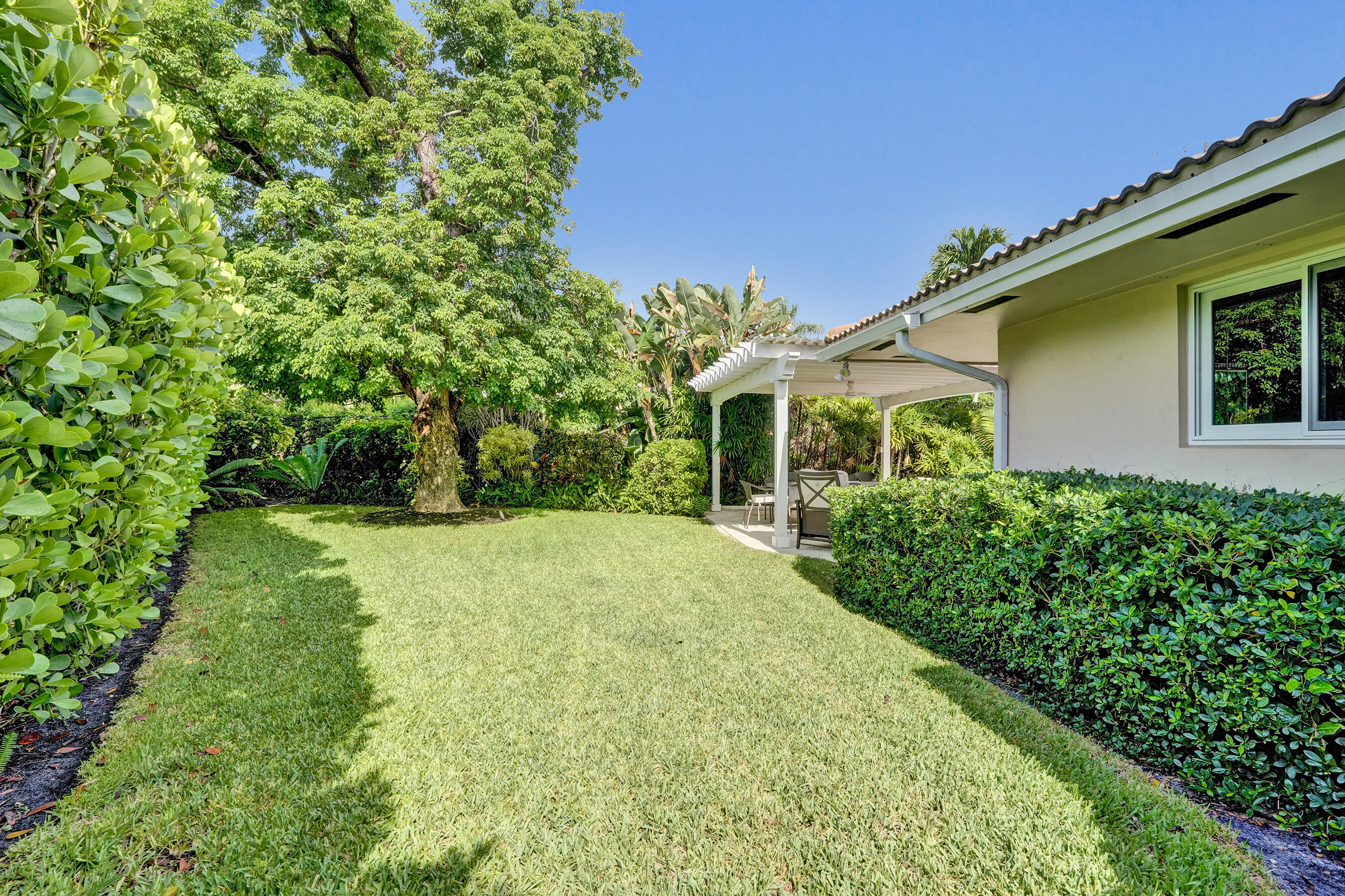 Coral Ridge Country Club Estates - Residential