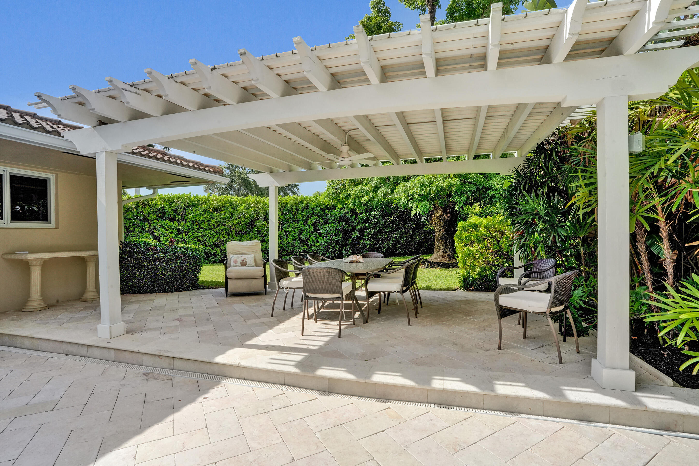 Coral Ridge Country Club Estates - Residential