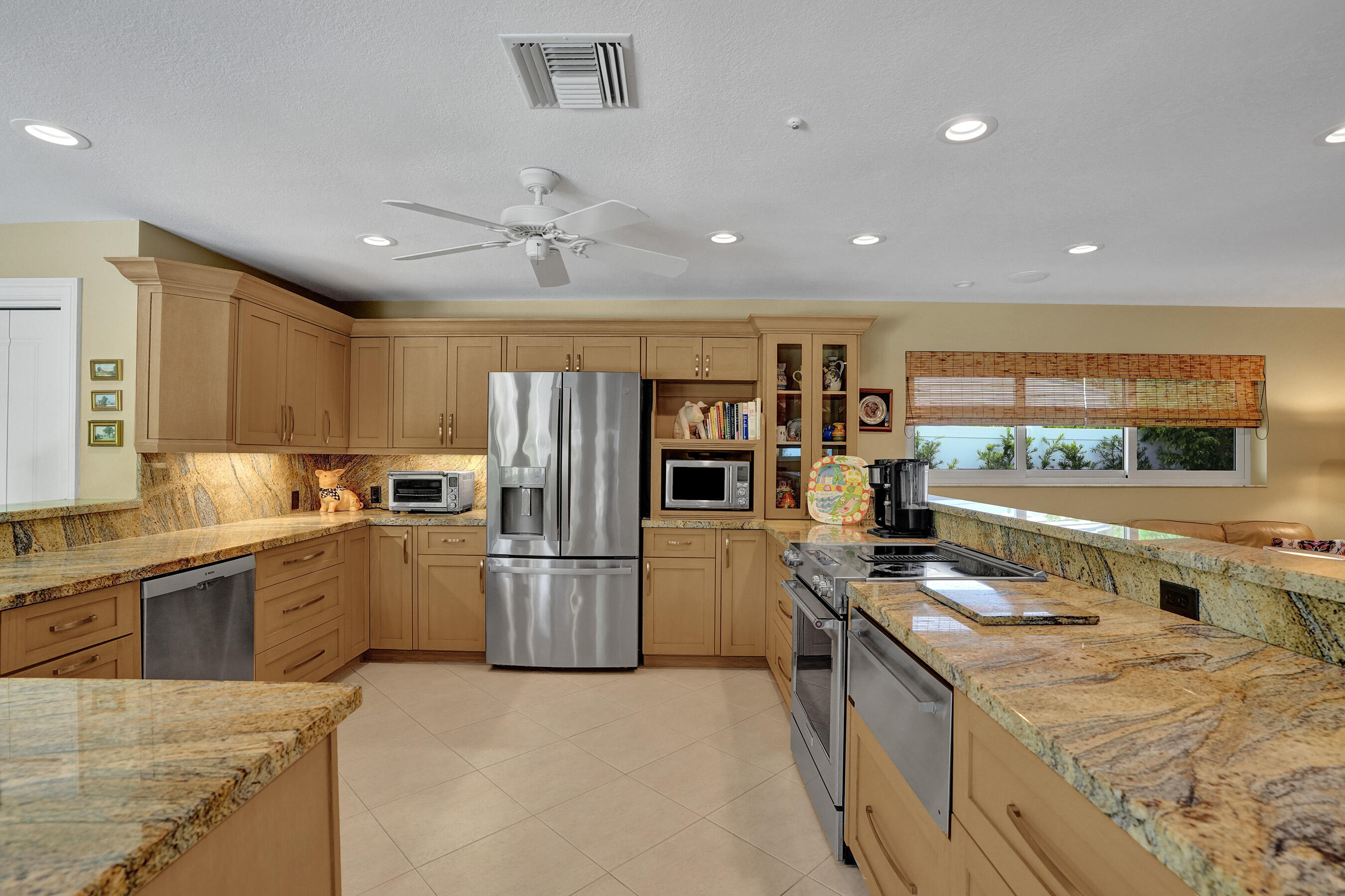 Coral Ridge Country Club Estates - Residential