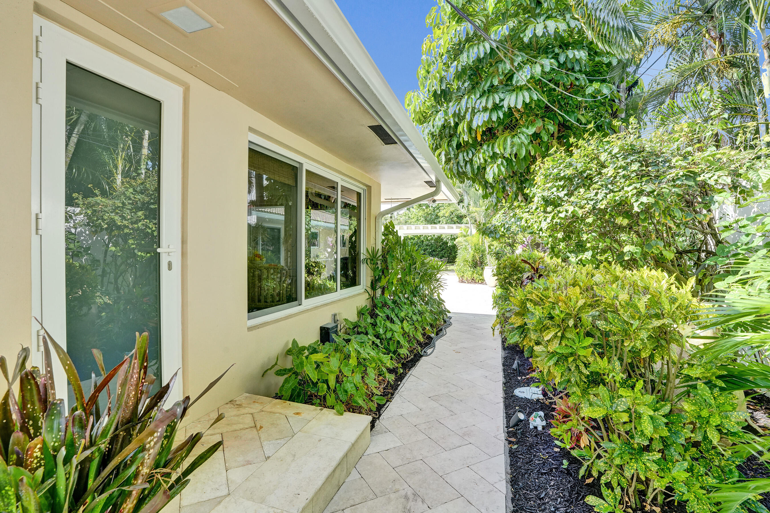 Coral Ridge Country Club Estates - Residential