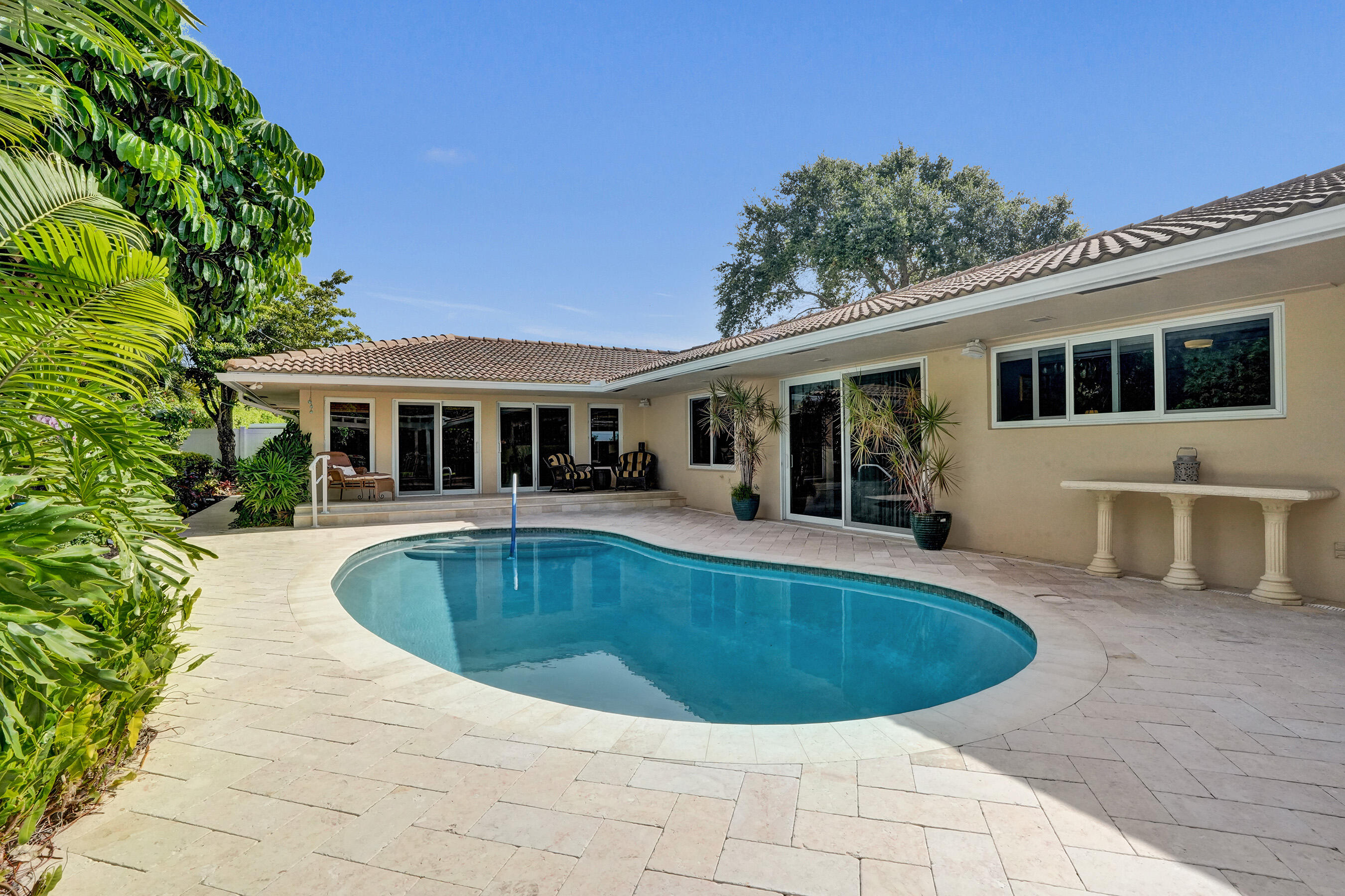 Coral Ridge Country Club Estates - Residential