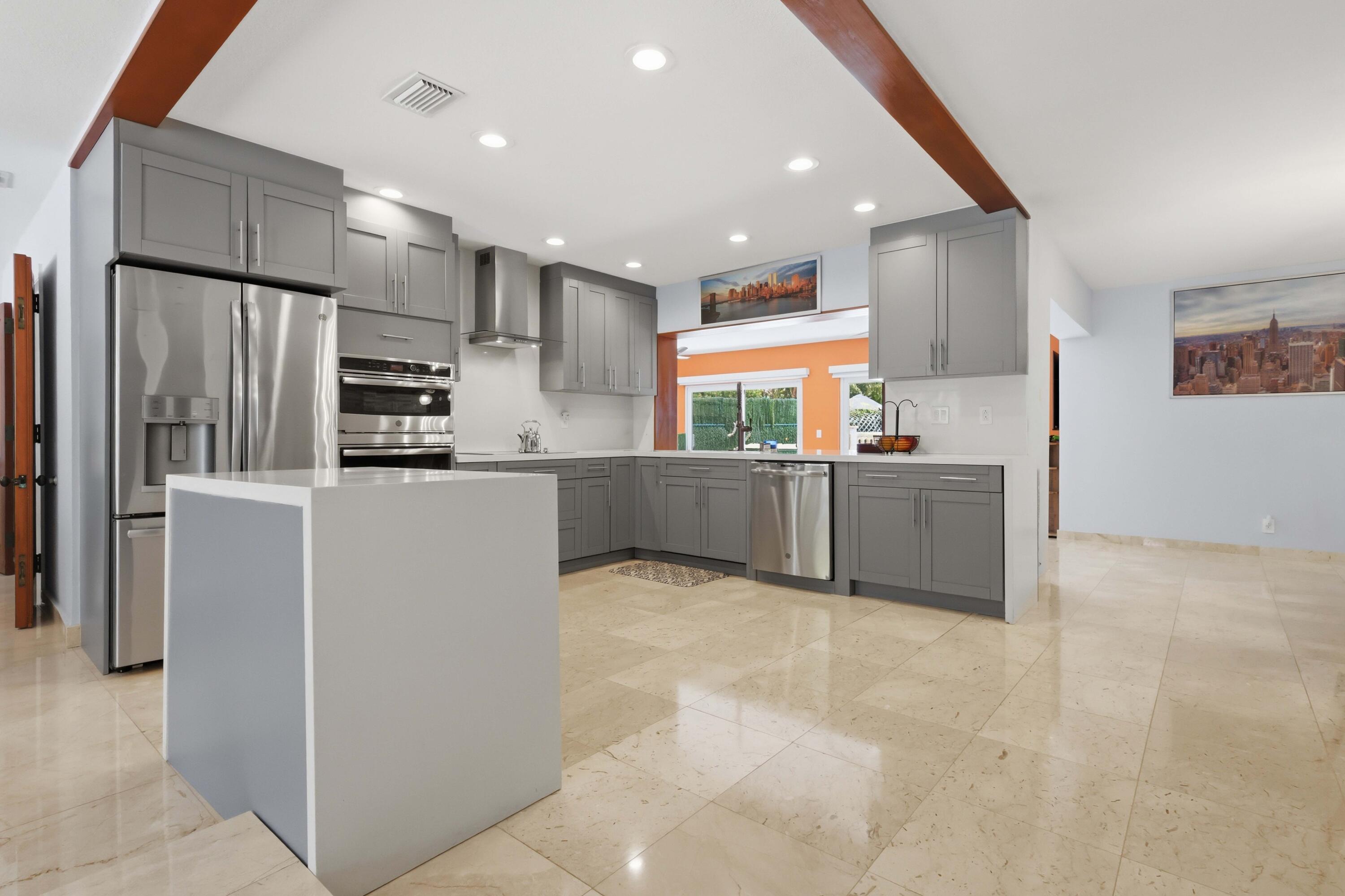 BERMUDA-RIVIERA SUB OF GALT - Residential