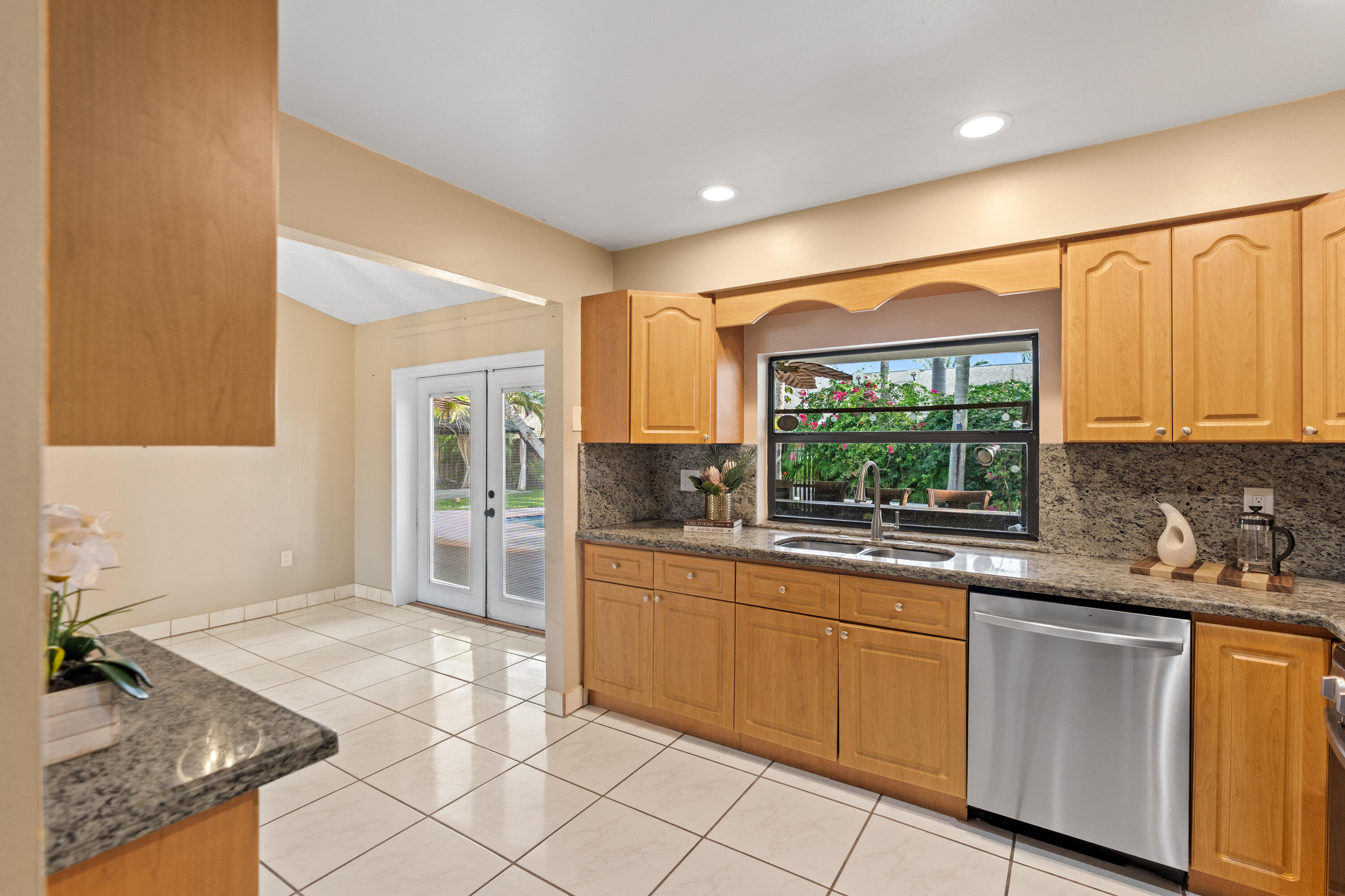 SUNRISE GOLF VILLAGE - Residential