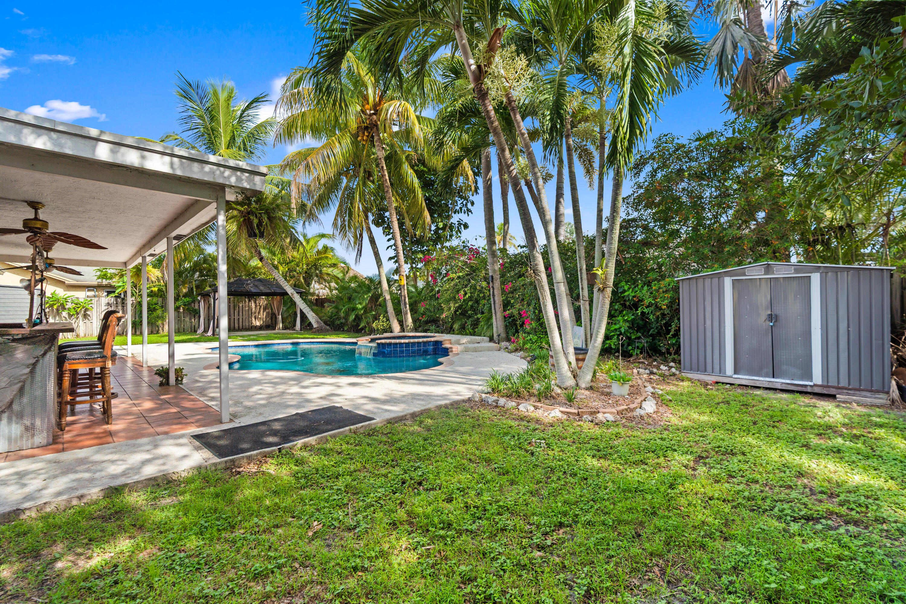 SUNRISE GOLF VILLAGE - Residential