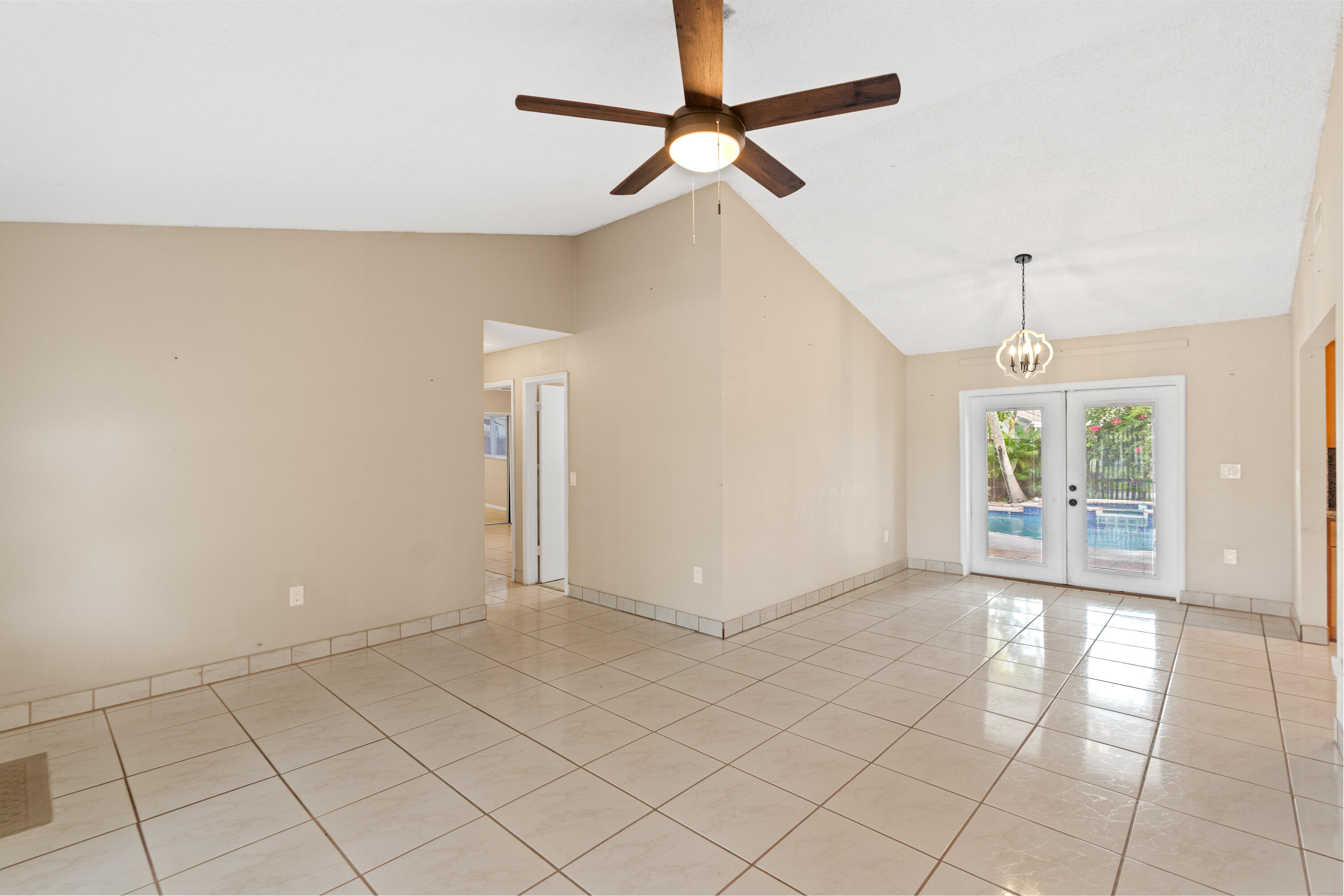 SUNRISE GOLF VILLAGE - Residential