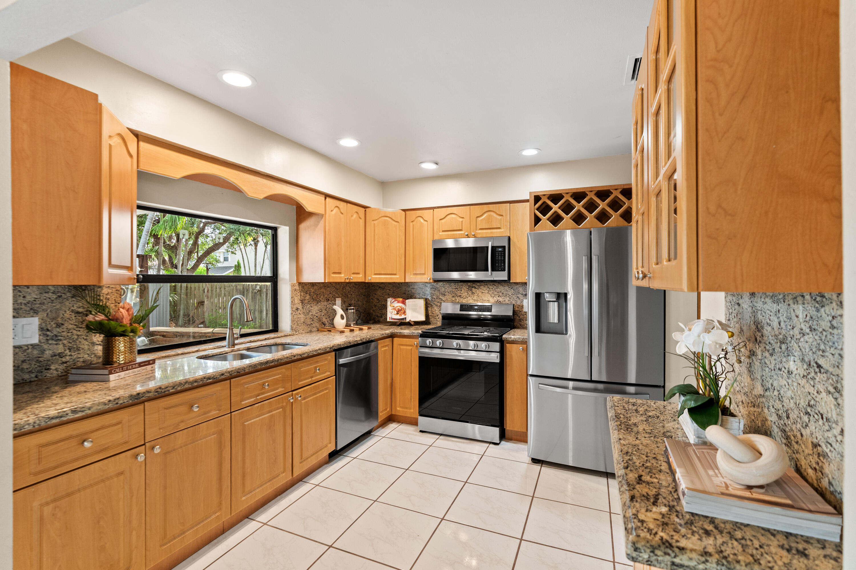 SUNRISE GOLF VILLAGE - Residential