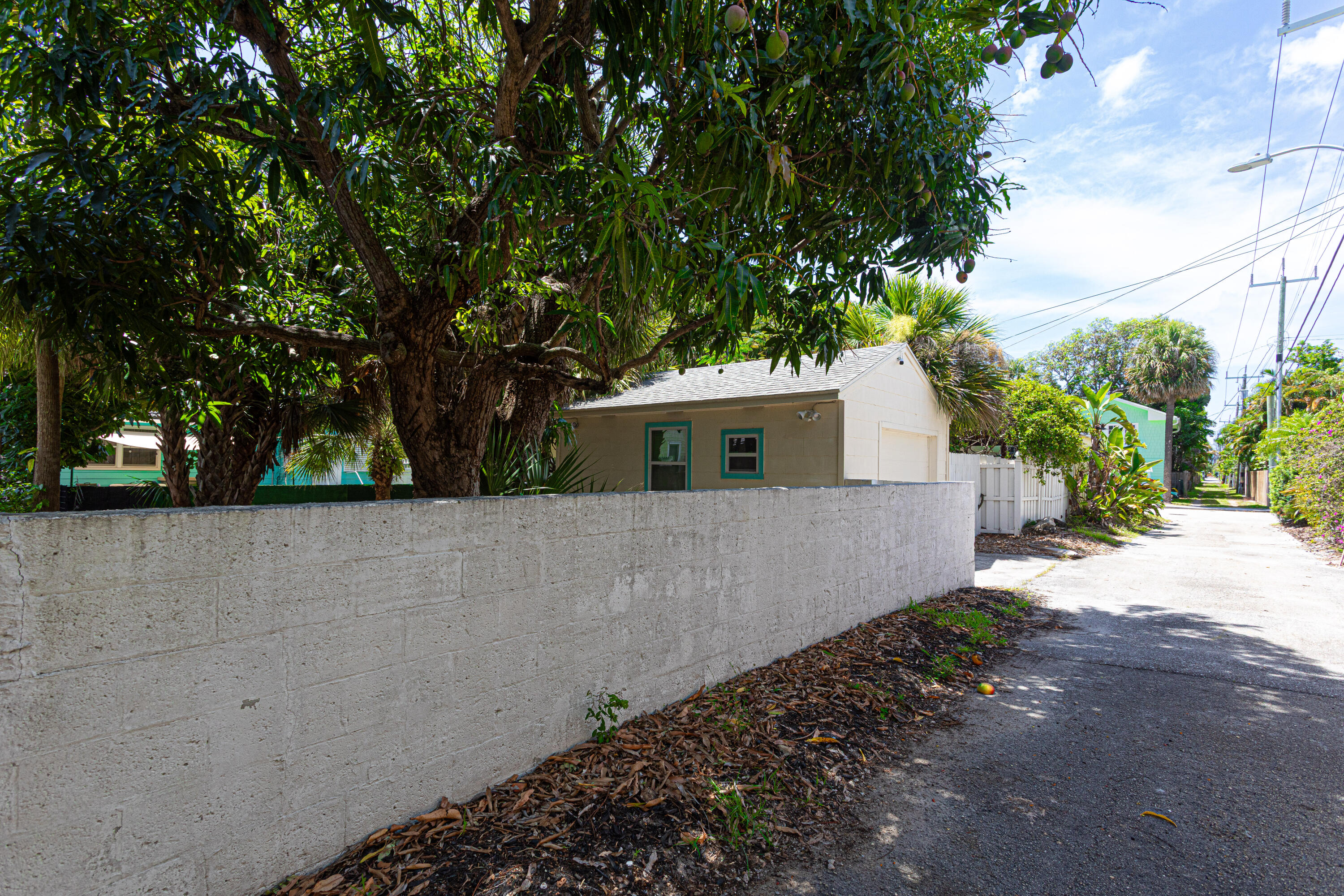 LAKE WORTH TOWN OF - Residential