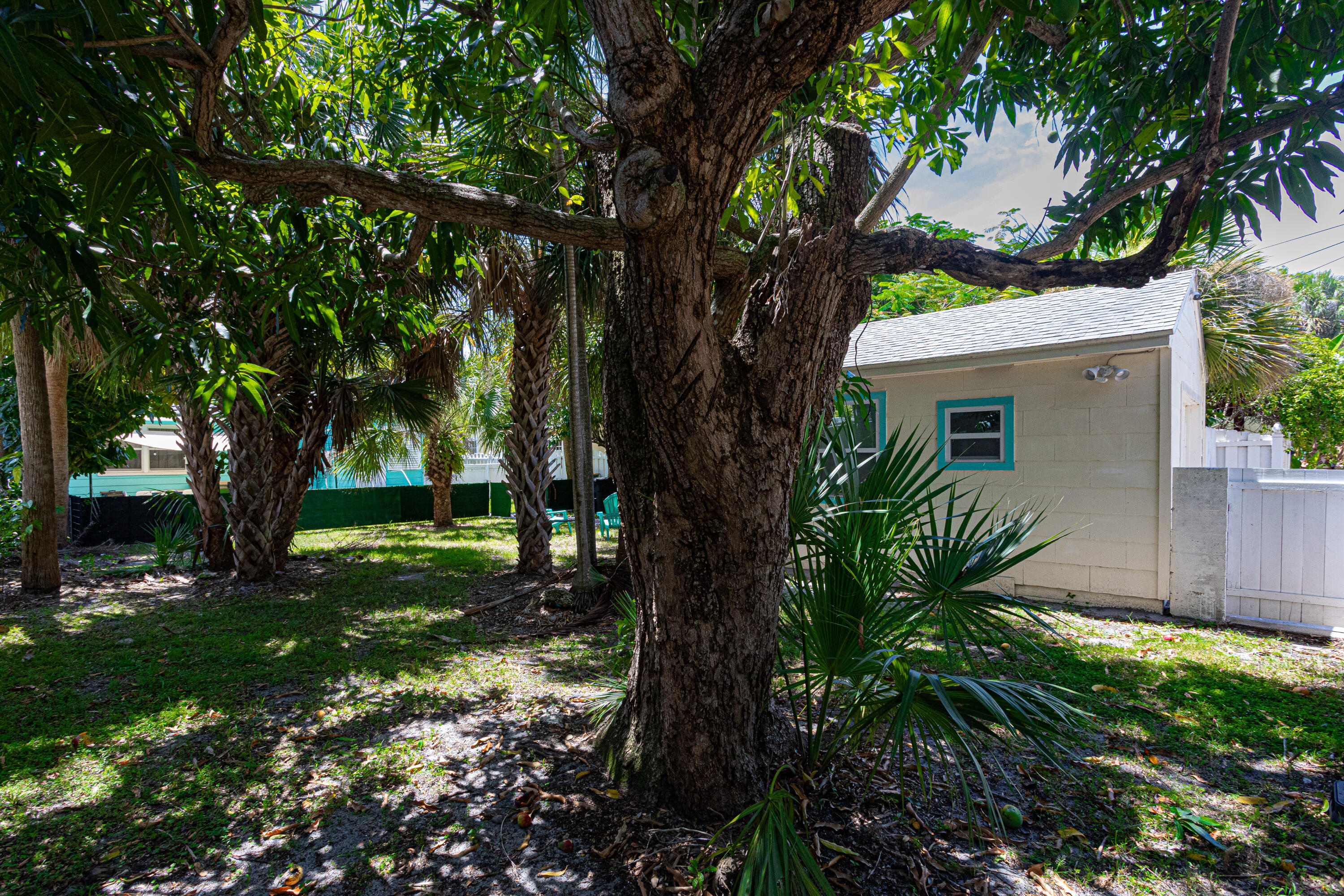 LAKE WORTH TOWN OF - Residential