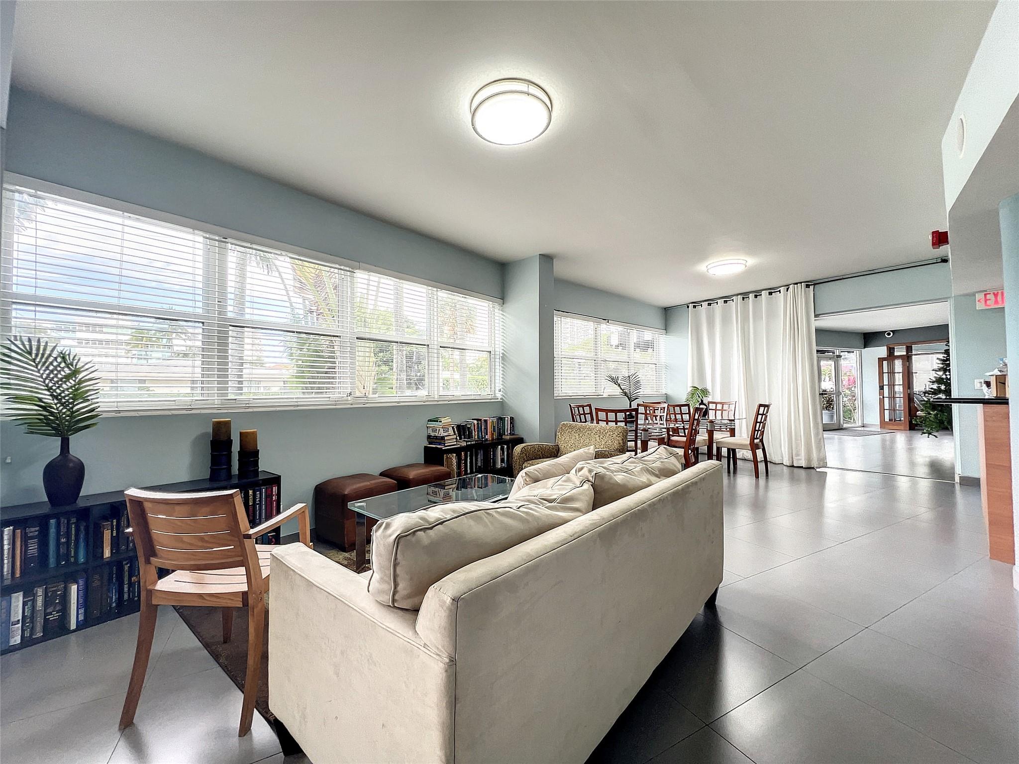 LE CERCLE BY THE BEACH - Residential