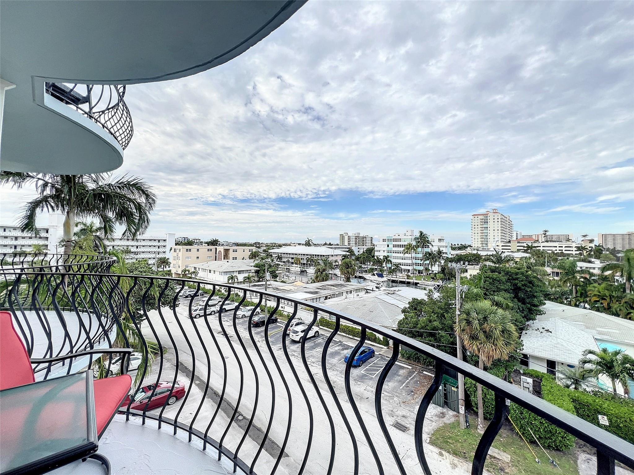 LE CERCLE BY THE BEACH - Residential
