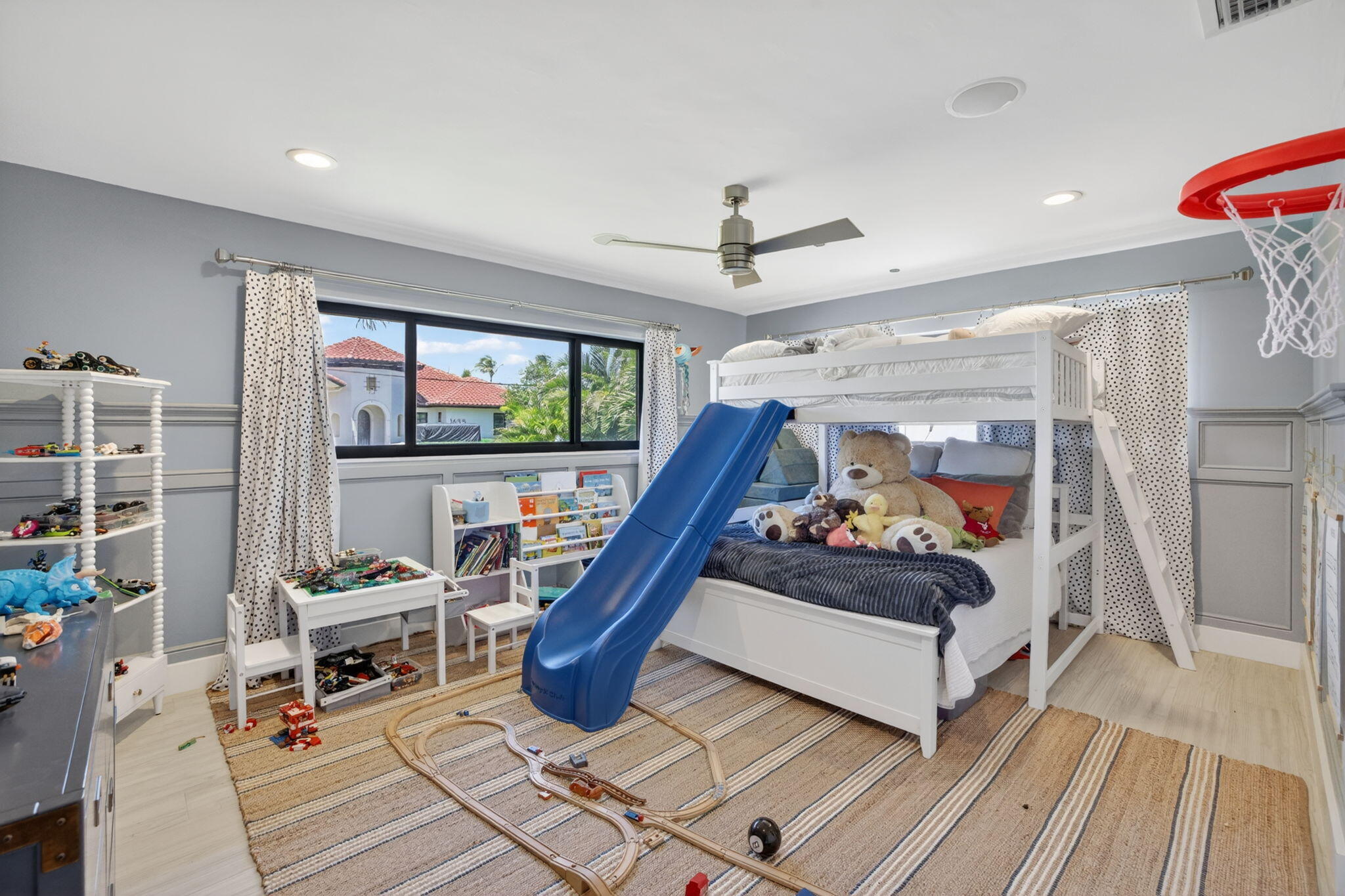 COVE 2ND SEC - Residential
