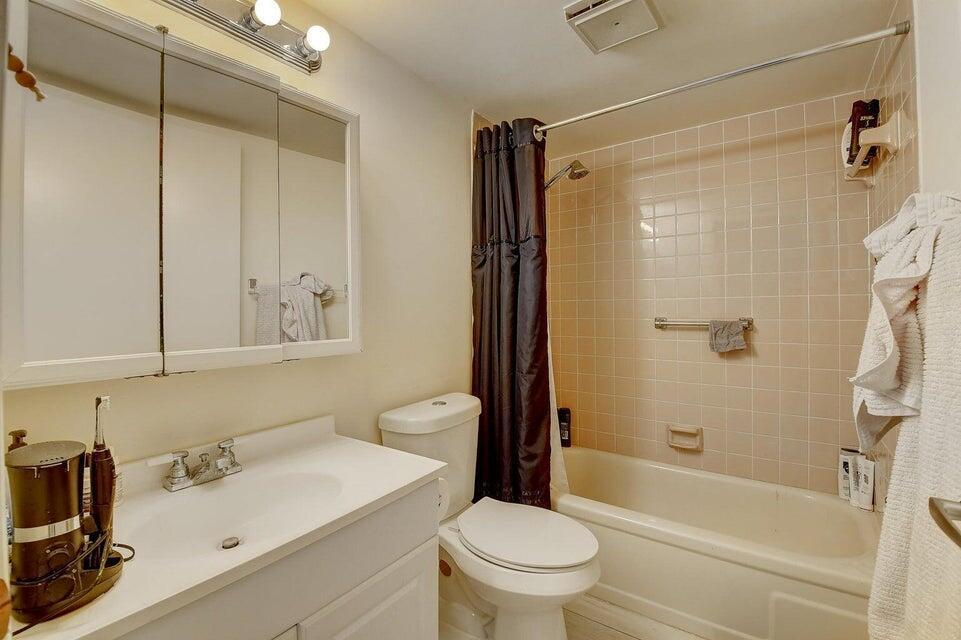 VILLAGES OF ORIOLE DEAUVILLE CONDO - Residential