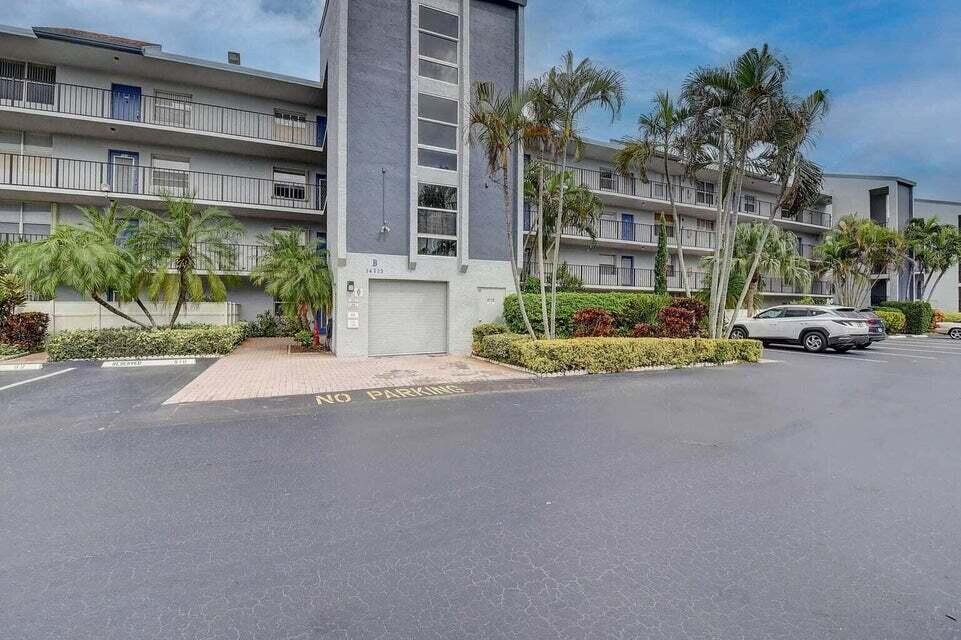 VILLAGES OF ORIOLE DEAUVILLE CONDO - Residential
