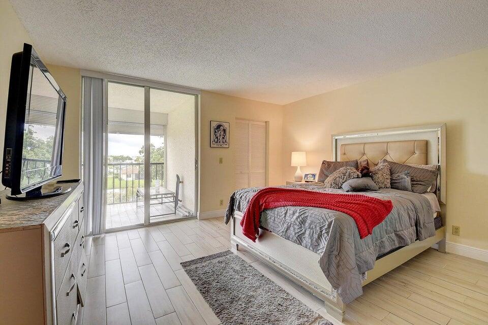 VILLAGES OF ORIOLE DEAUVILLE CONDO - Residential