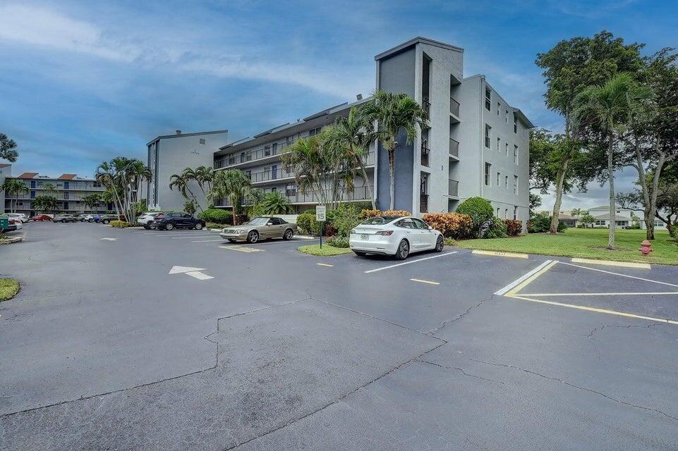 VILLAGES OF ORIOLE DEAUVILLE CONDO - Residential