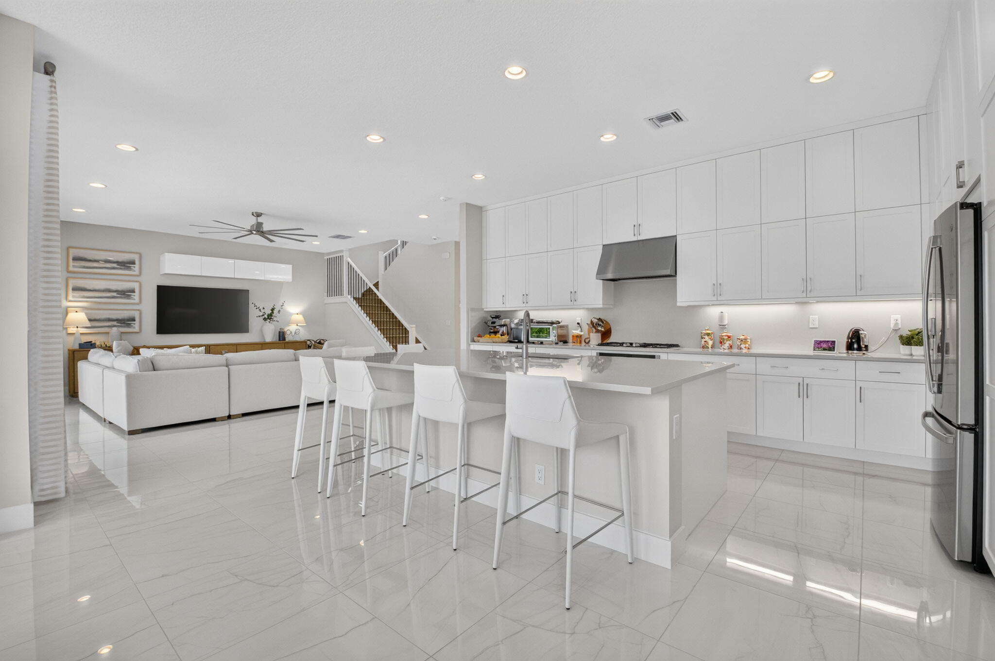 LOTUS PALM - Residential Lease