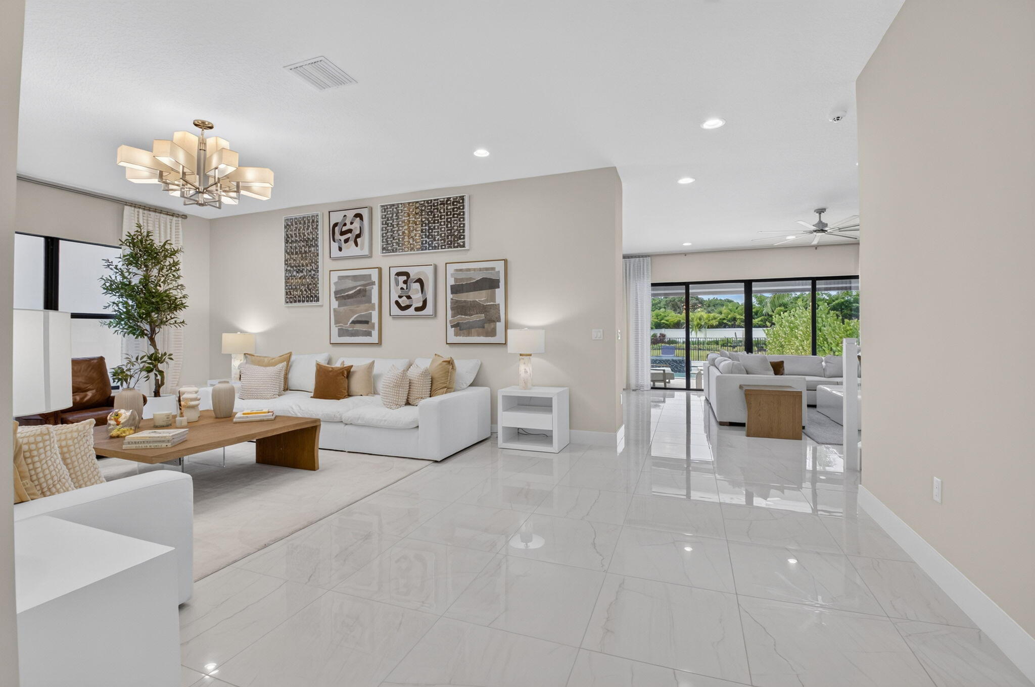LOTUS PALM - Residential Lease
