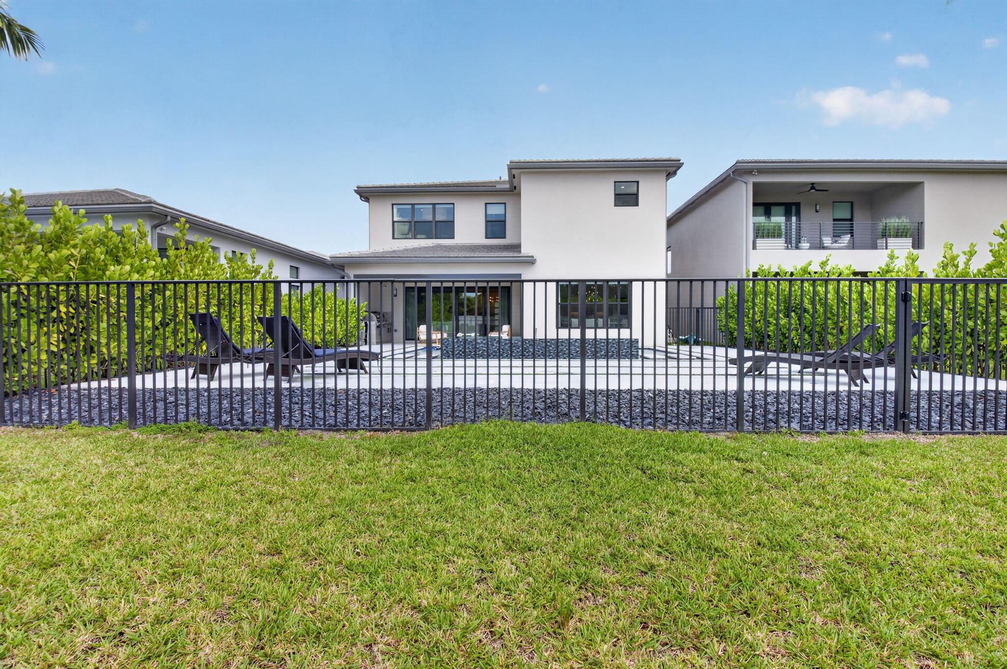 LOTUS PALM - Residential Lease