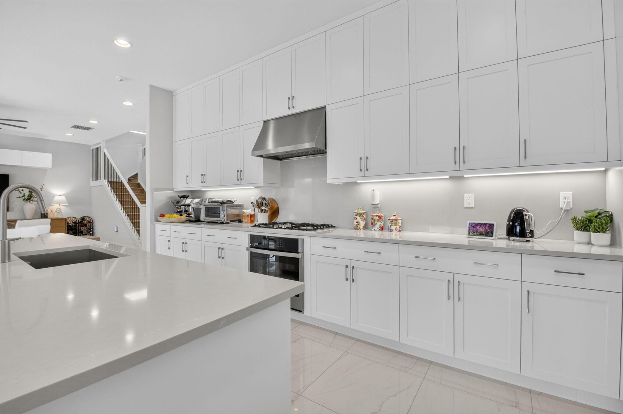 LOTUS PALM - Residential Lease