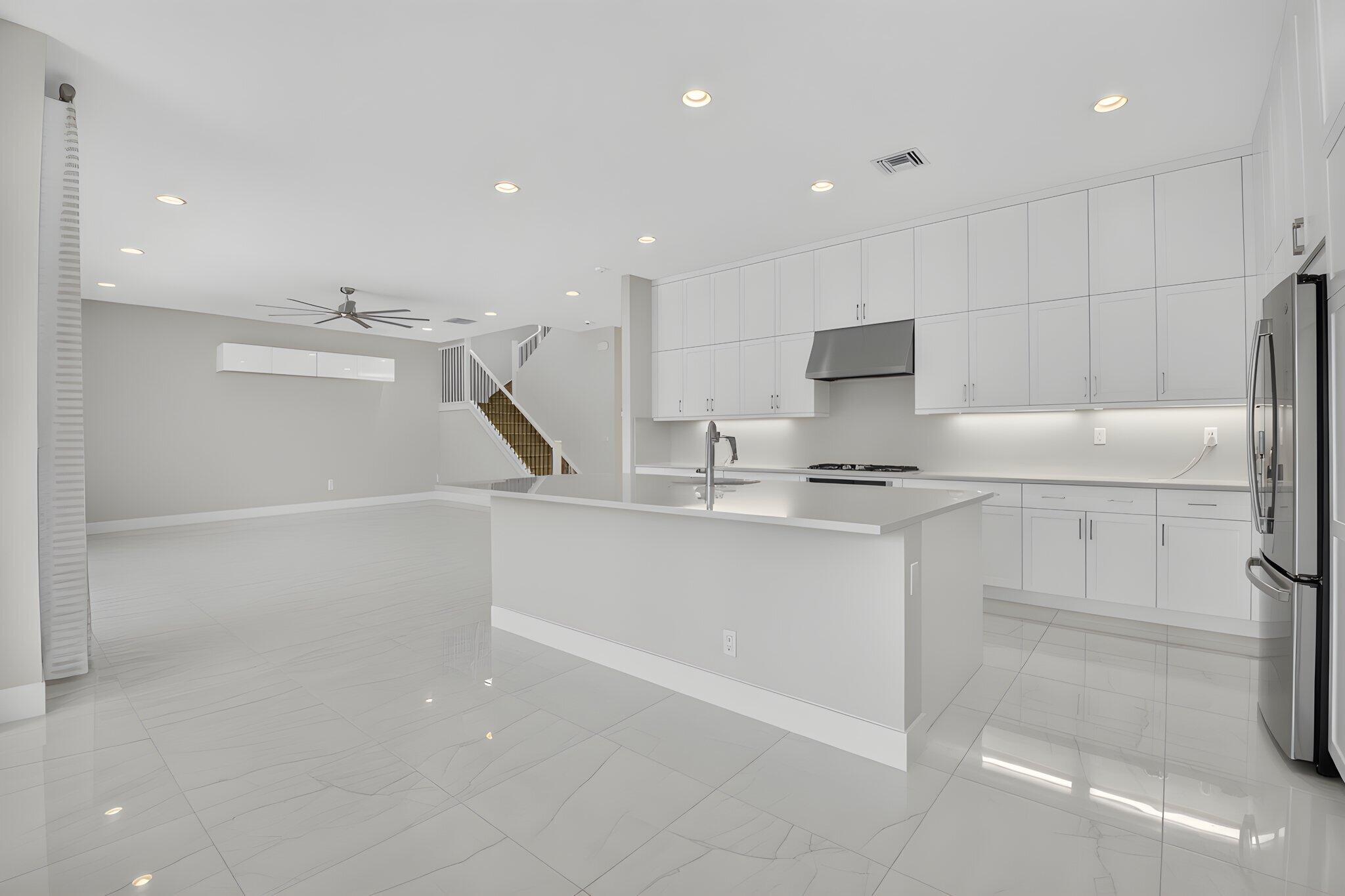 LOTUS PALM - Residential Lease