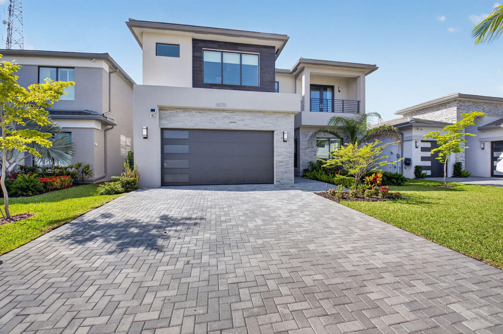LOTUS PALM - Residential Lease
