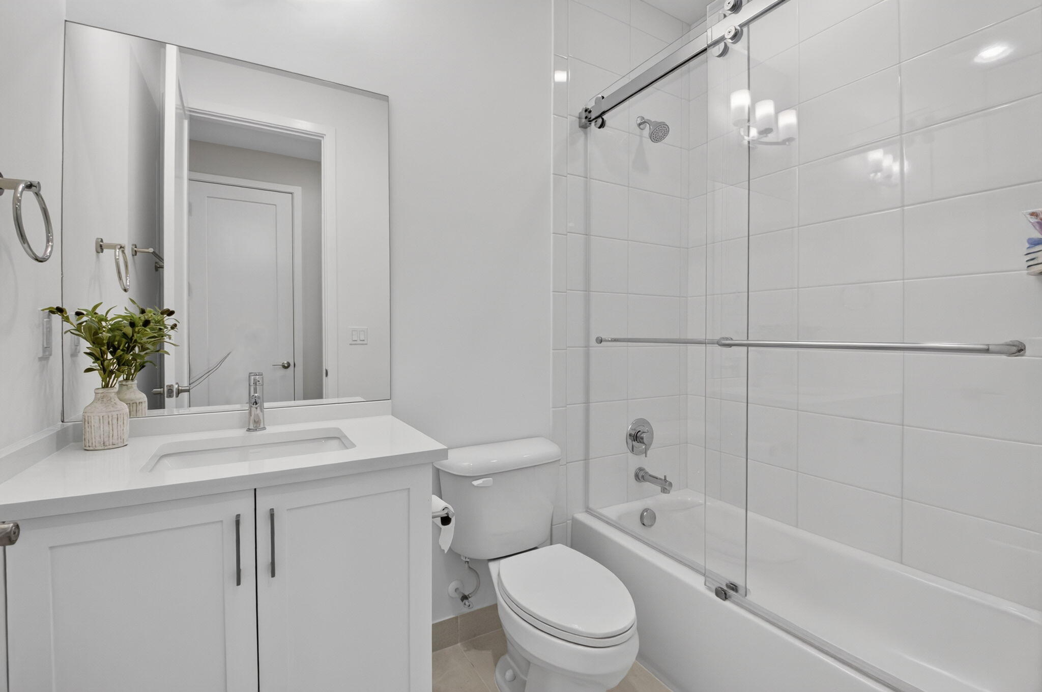 LOTUS PALM - Residential Lease