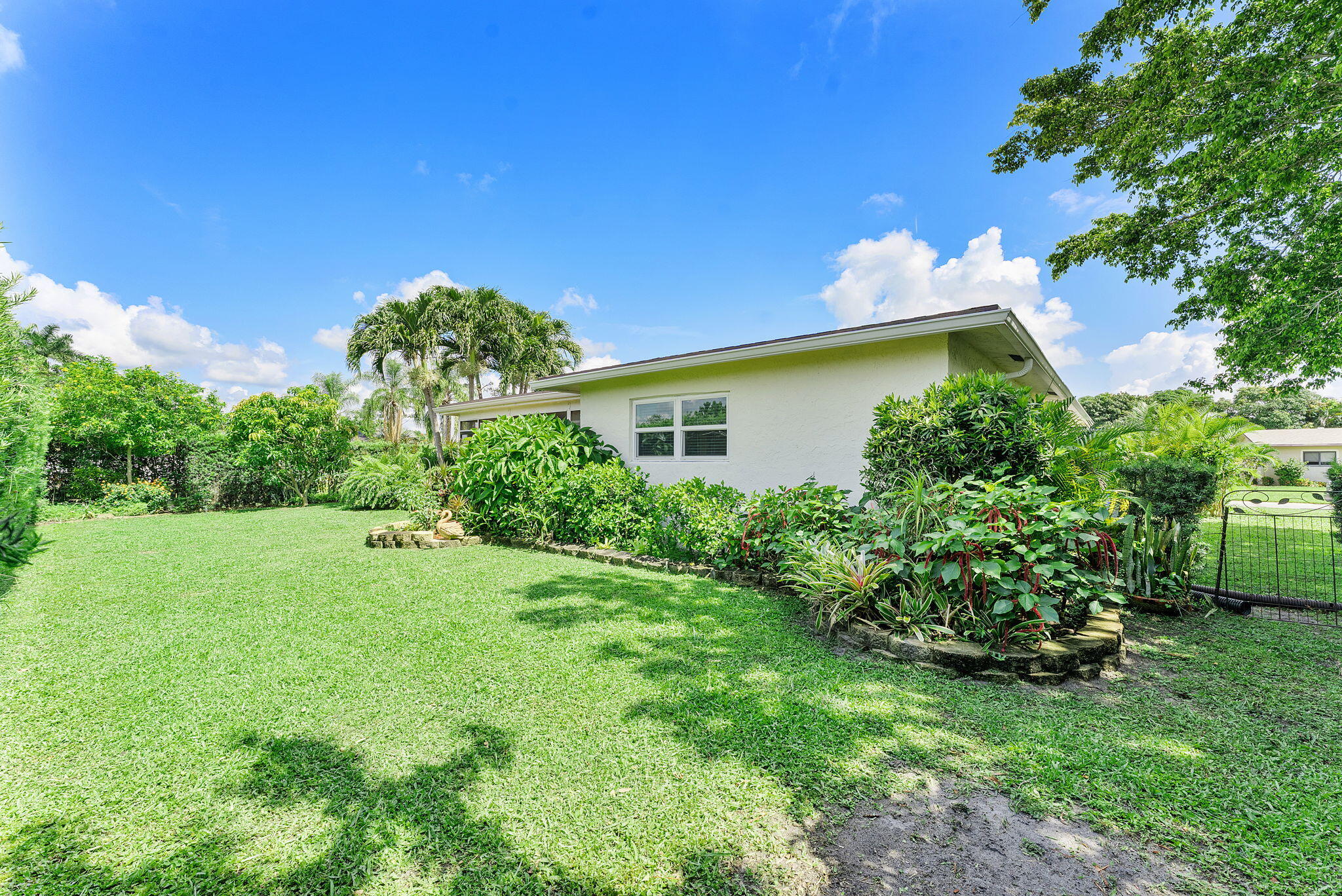 COCO WOOD LAKES SEC 1 - Residential