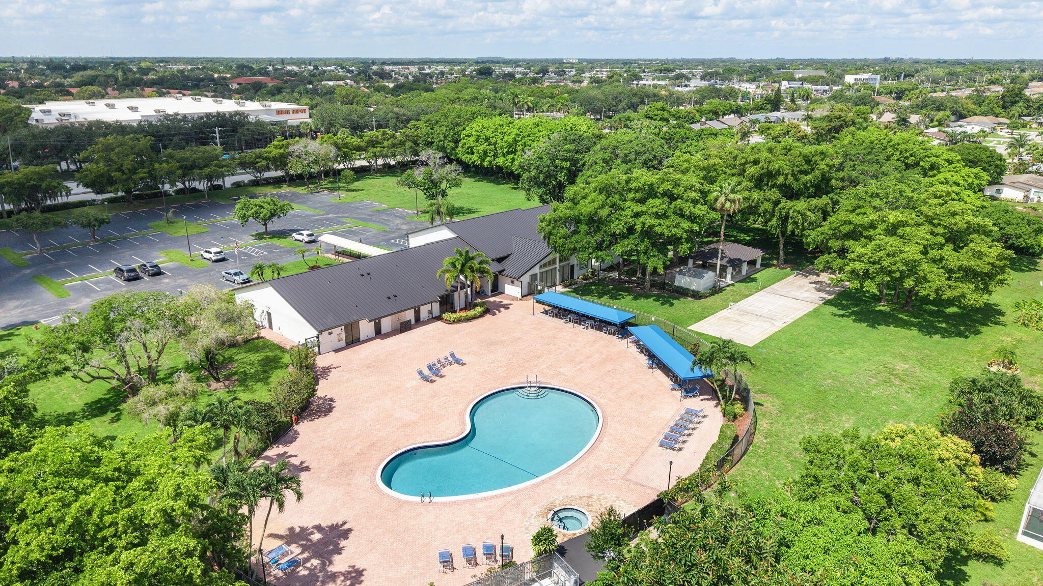 COCO WOOD LAKES SEC 1 - Residential