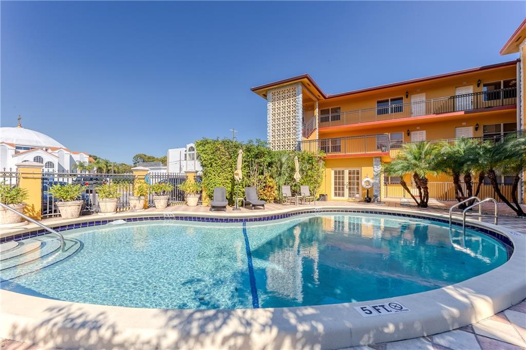 Sevilla Courts - Residential