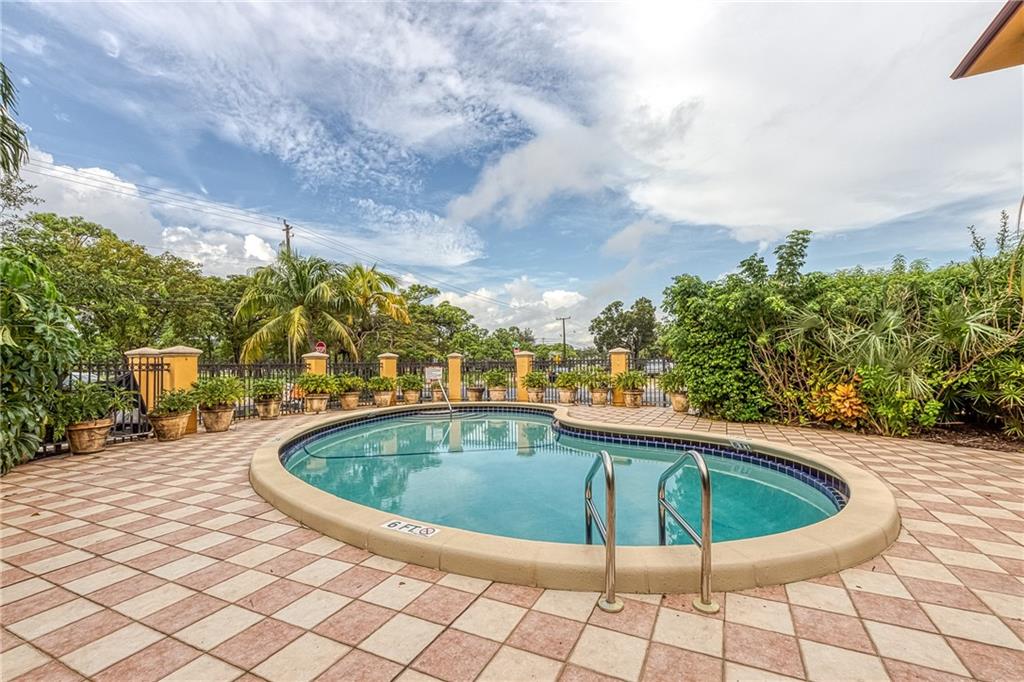 Sevilla Courts - Residential