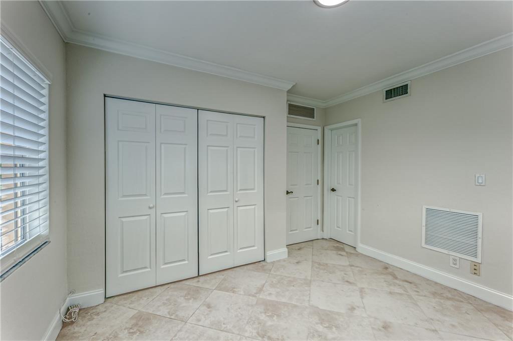 Sevilla Courts - Residential