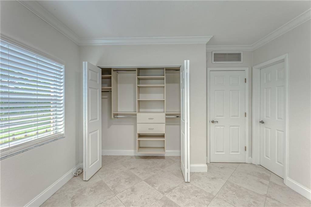 Sevilla Courts - Residential