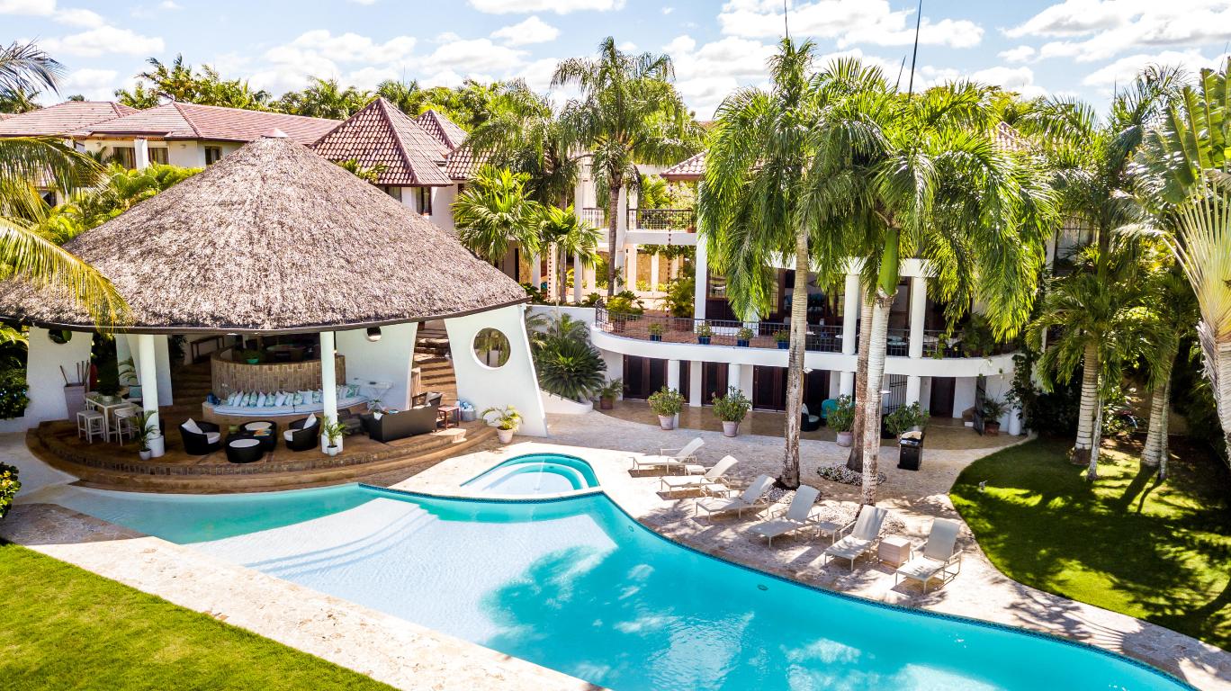 An inspiring blend of tropical and traditional design make this stately six large bedrooms villa a shining tribute to the best of Casa de Campo. This impressive property features large gracious spaces, high ceilings, abundant natural light, interior gardens and a studio with a full bathroom. Majestic gazebo overlooking the pool and golf course surrounded by large green spaces and areas for grilling and outdoor entertaining. It is rare to find a home of such scale and quality in the best location near to the Marina. 3,008 m2 lot size and 1,250m2 of construction.