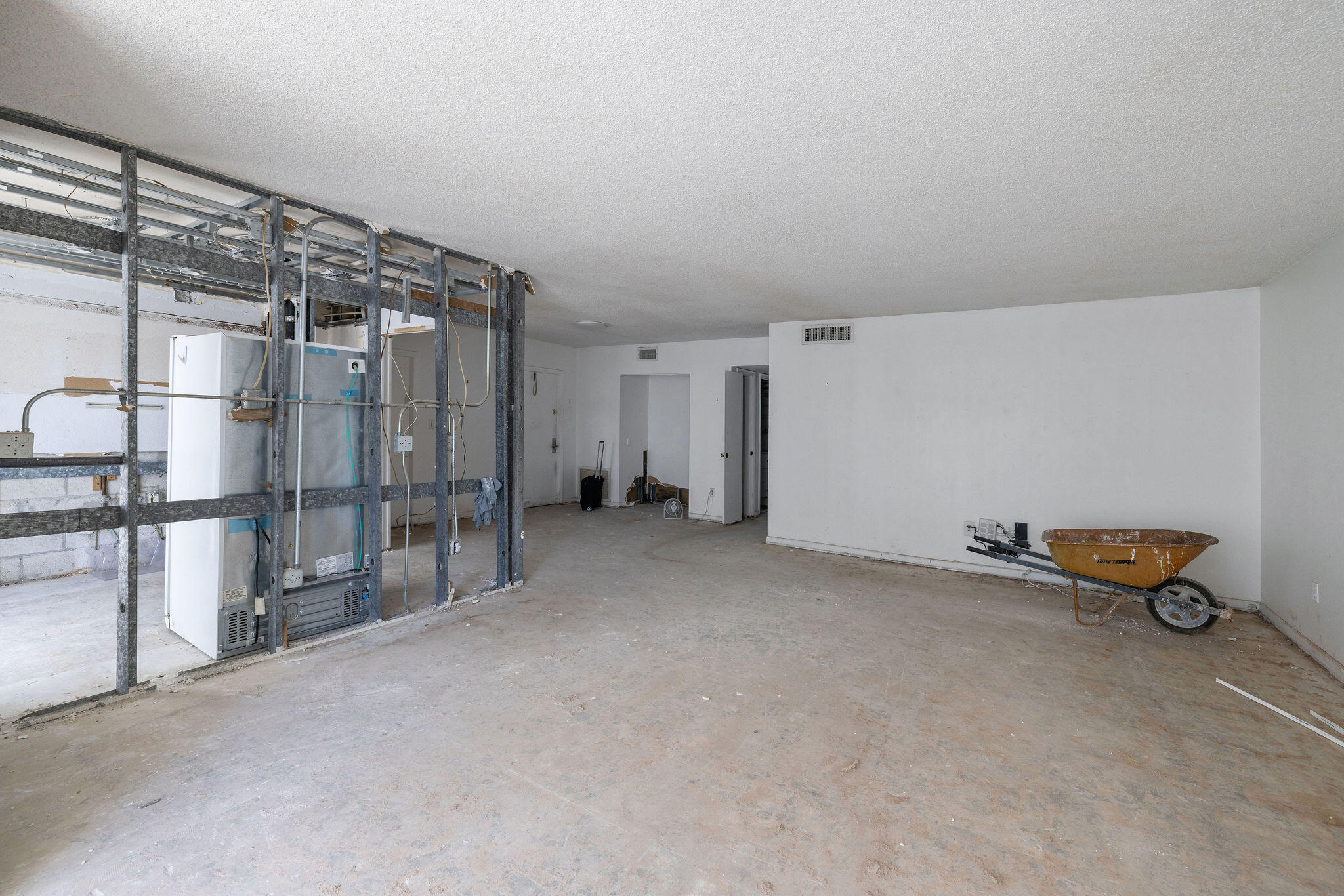 ROYAL MARINER CONDO - Residential