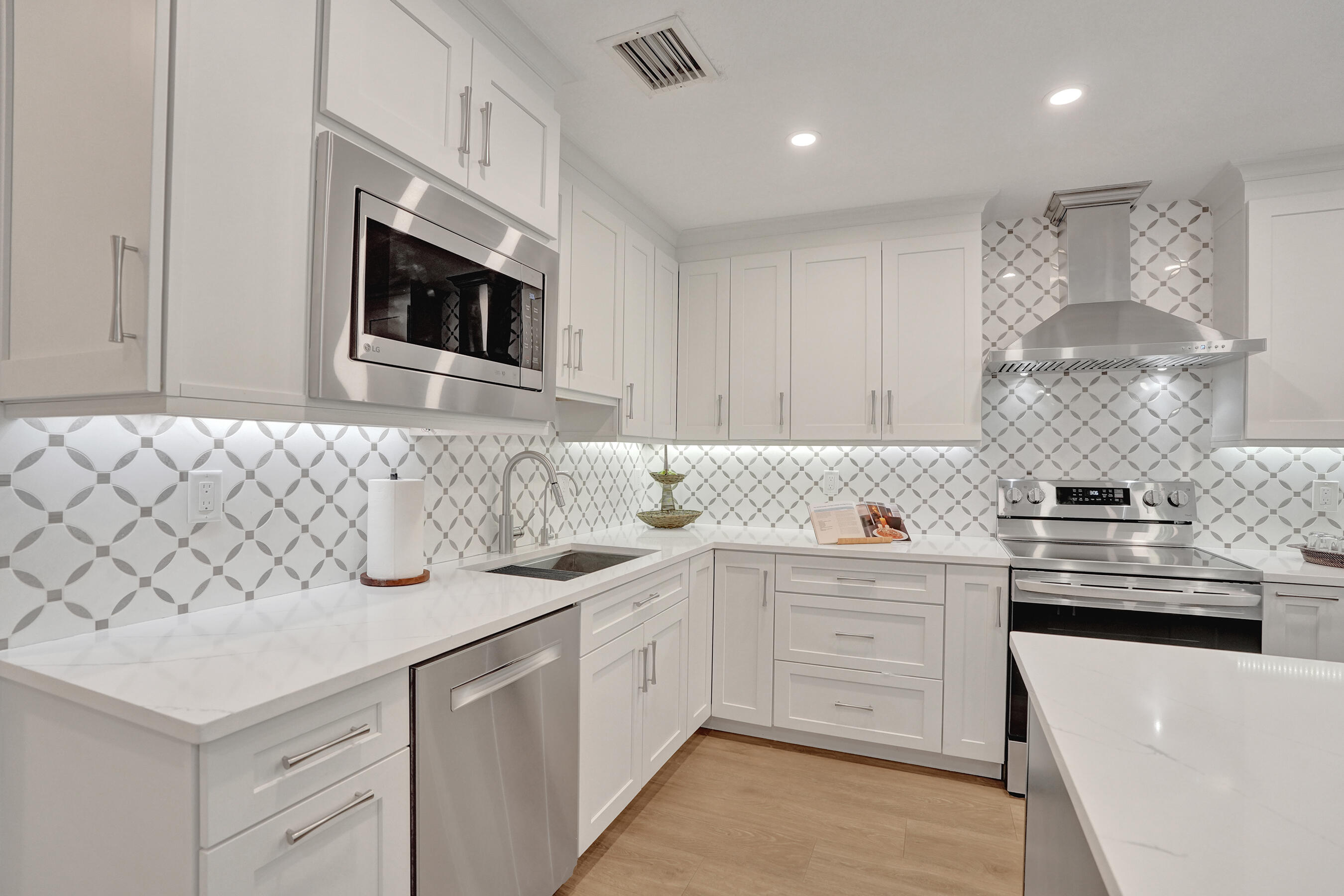 CORAL SUN TOWNHOMES CONDO - Residential